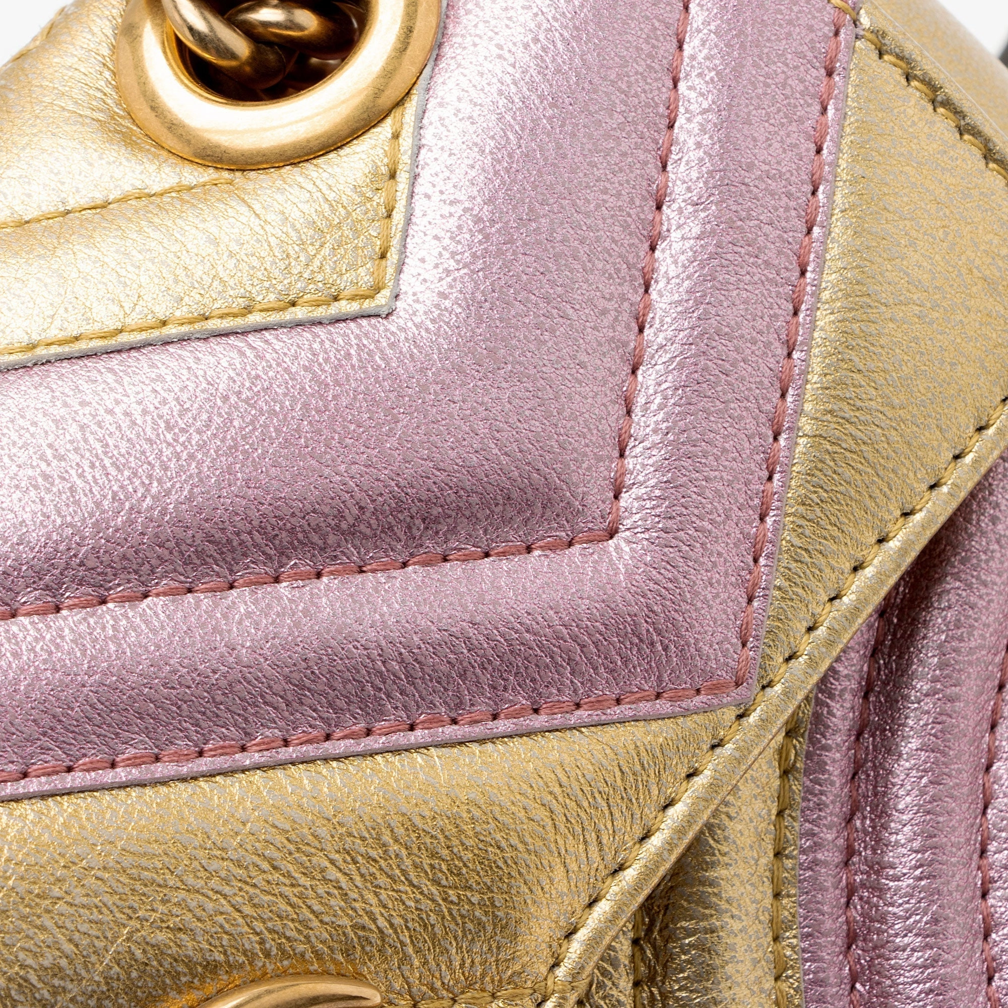 Gucci Metallic Matelasse Leather GG Marmont Mini Flap Shoulder Bag (SHF-6l0XWs)