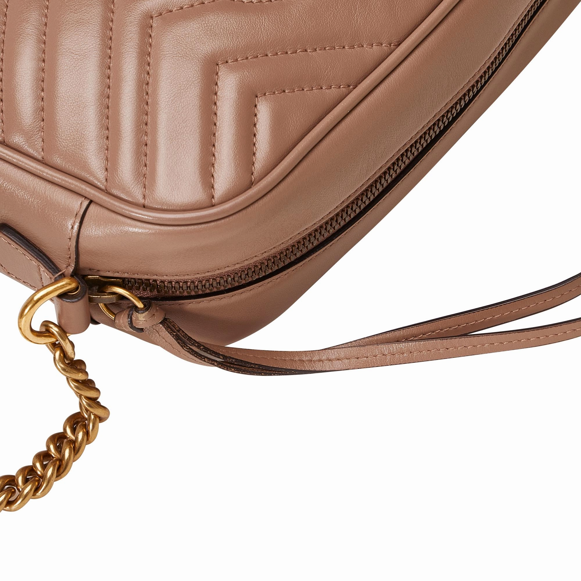 Gucci Small GG Marmont Matelasse Crossbody (SHG-aQeieH)