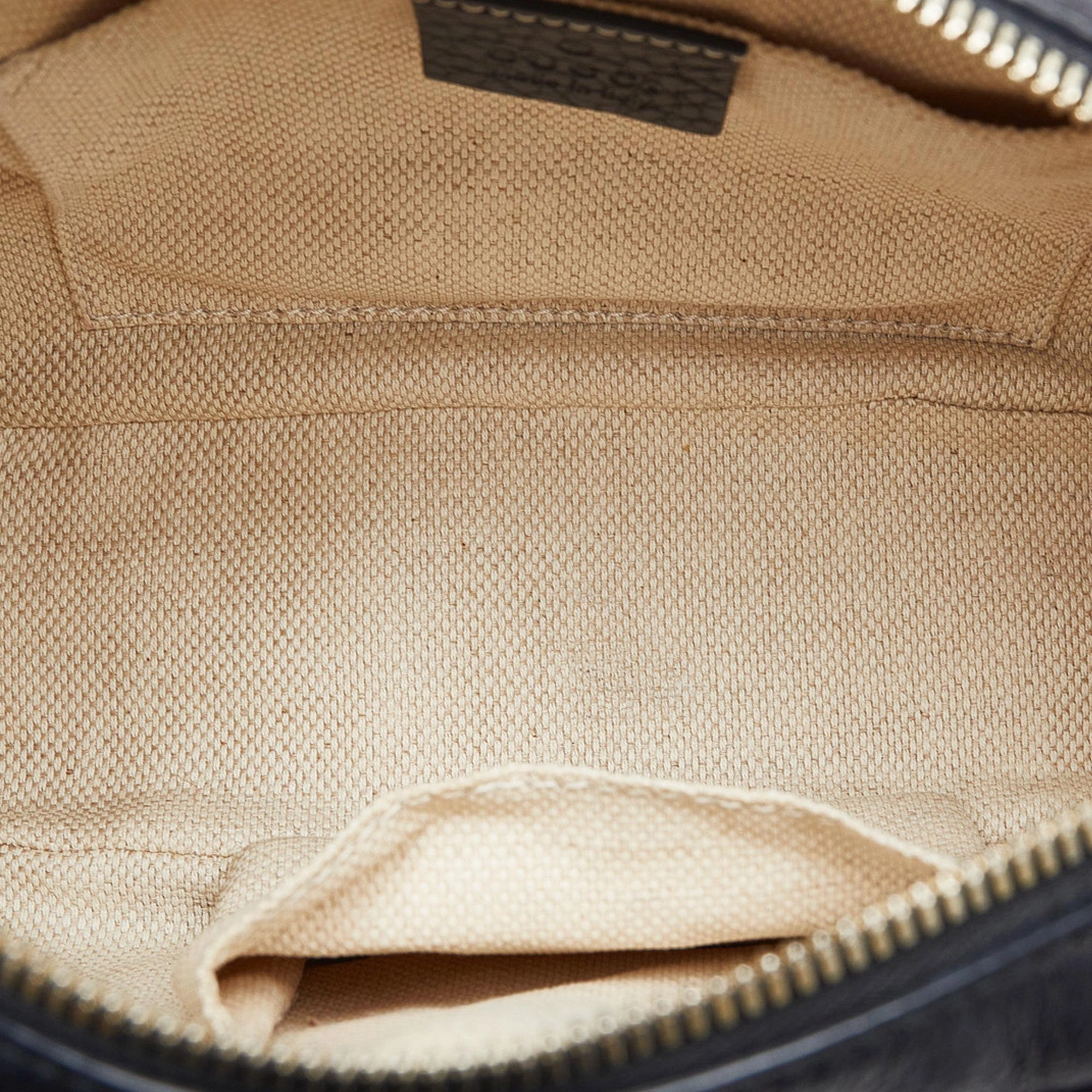 Gucci Small Leather Soho Disco Crossbody (SHG-szoJZ4)