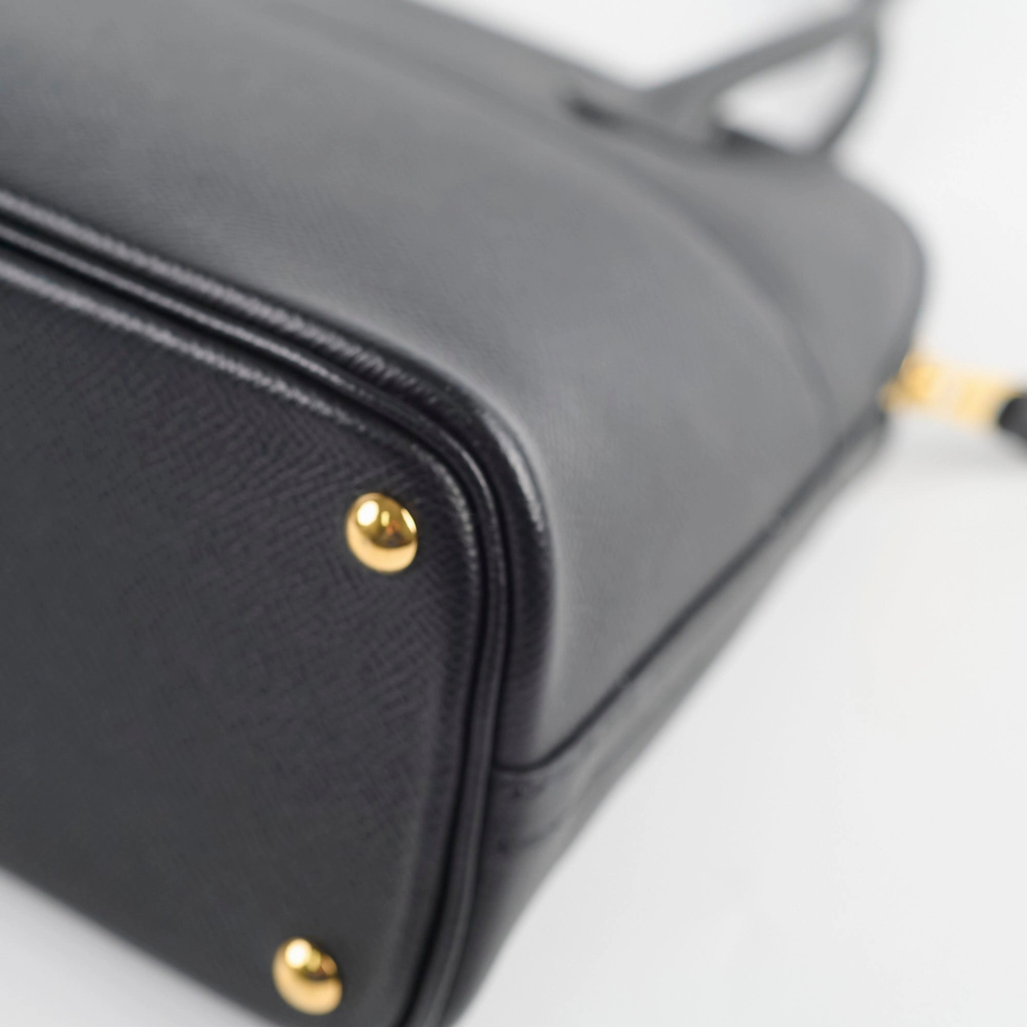 Hermes Bolide 27 Black Espom GHW