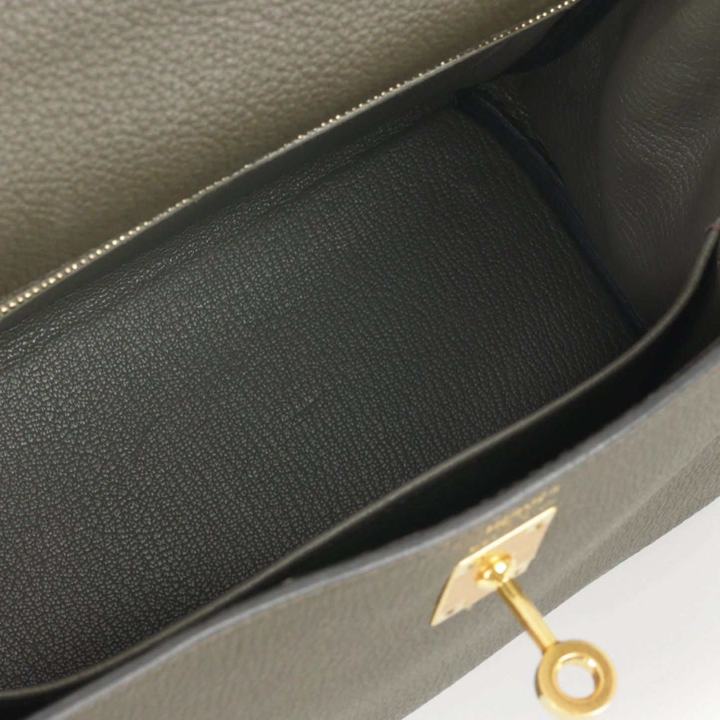 Herms - Kelly 25 - Vert De Gris Togo GHW - 2021 - Pre-Loved