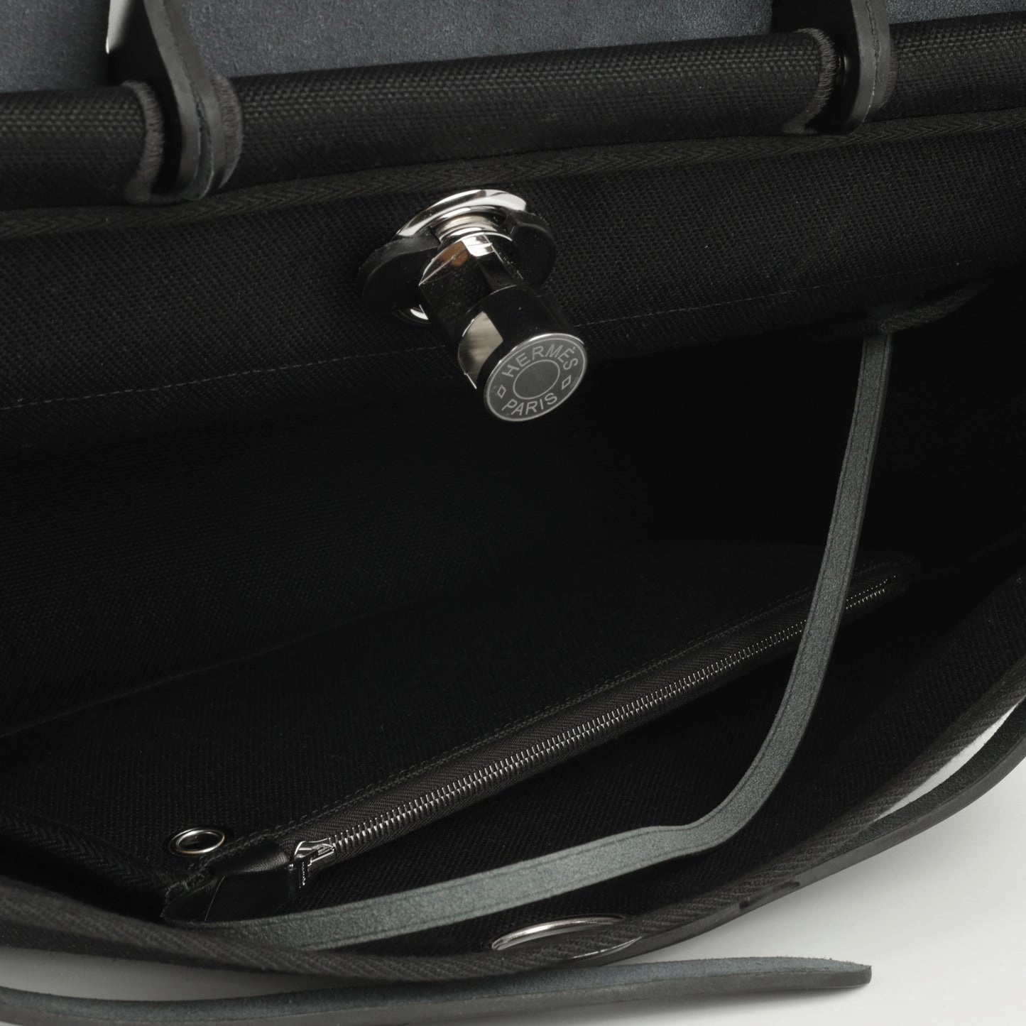 Herms Herbag 39 Noir Canvas / Hunter PHW