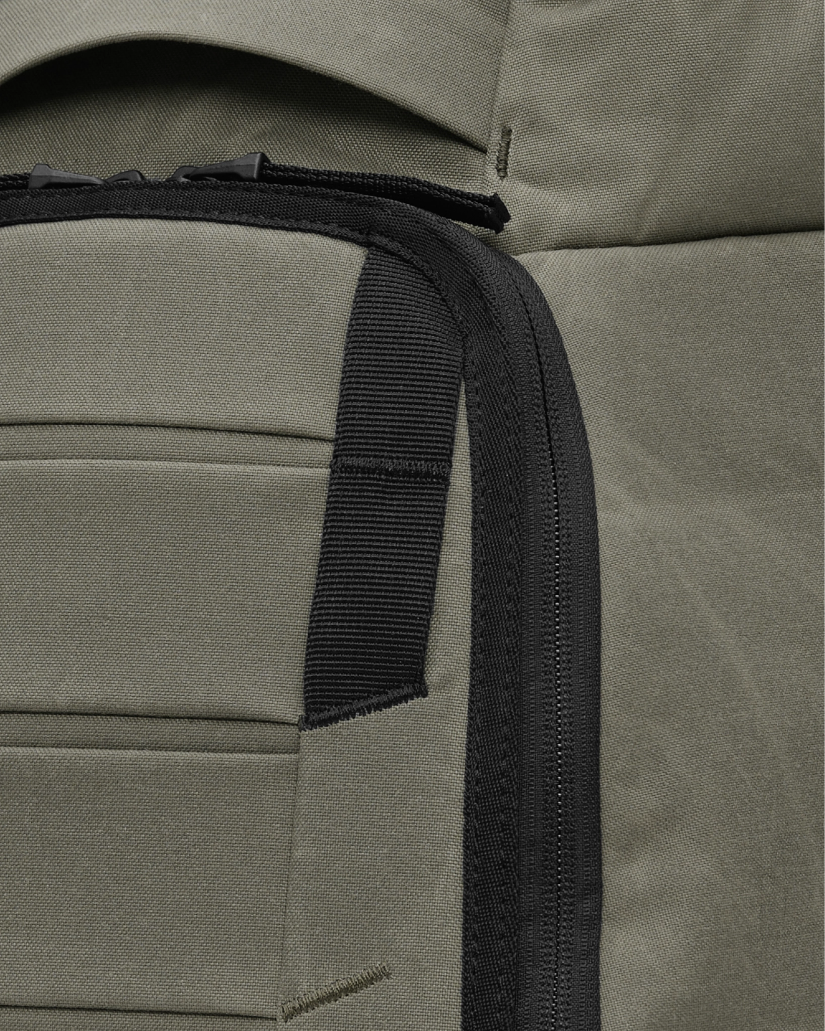 Hugger Backpack 25L Forest Green