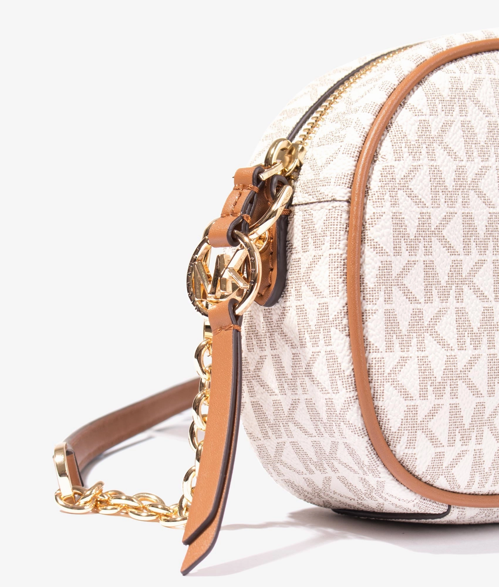 Jet set oval camera crossbody in vanilla & acorn
