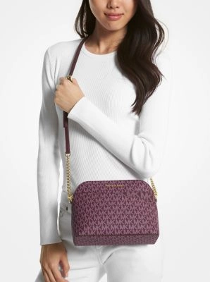 Jet Set Travel Medium Logo Dome Crossbody Bag