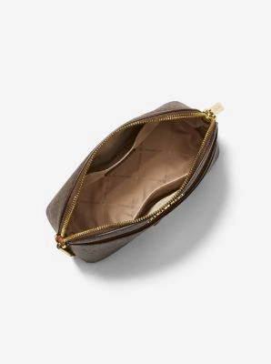 Jet Set Travel Medium Logo Dome Crossbody Bag