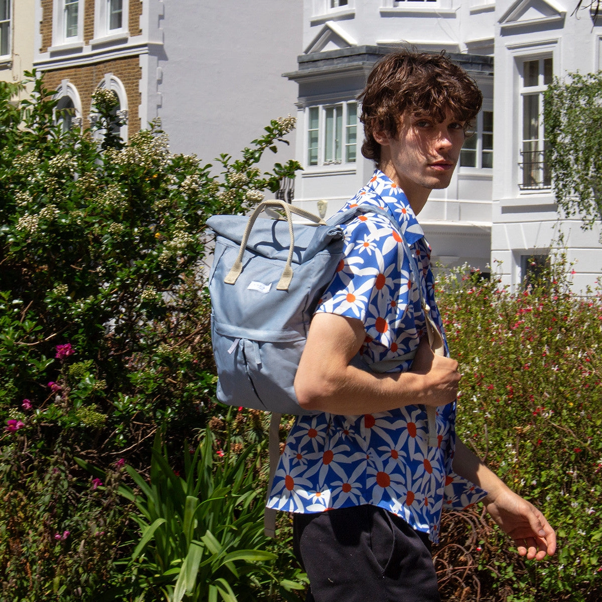 KIND MEDIUM BACKPACK LIGHT GREY