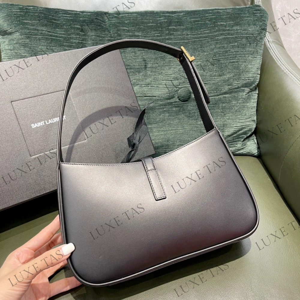 Le 5 A 7 Hobo Bag In Smooth Leather Bag Leather Shoulder Bag for Women