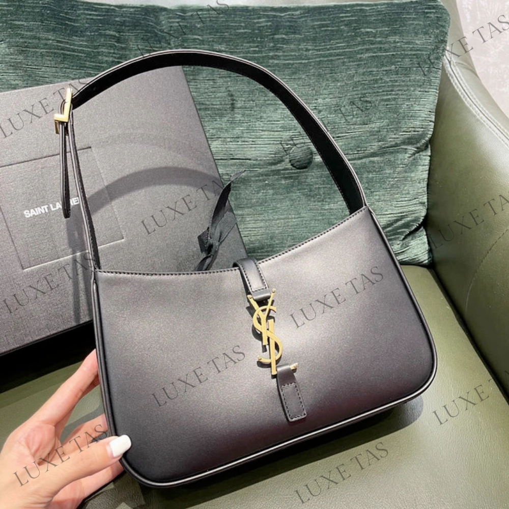 Le 5 A 7 Hobo Bag In Smooth Leather Bag Leather Shoulder Bag for Women