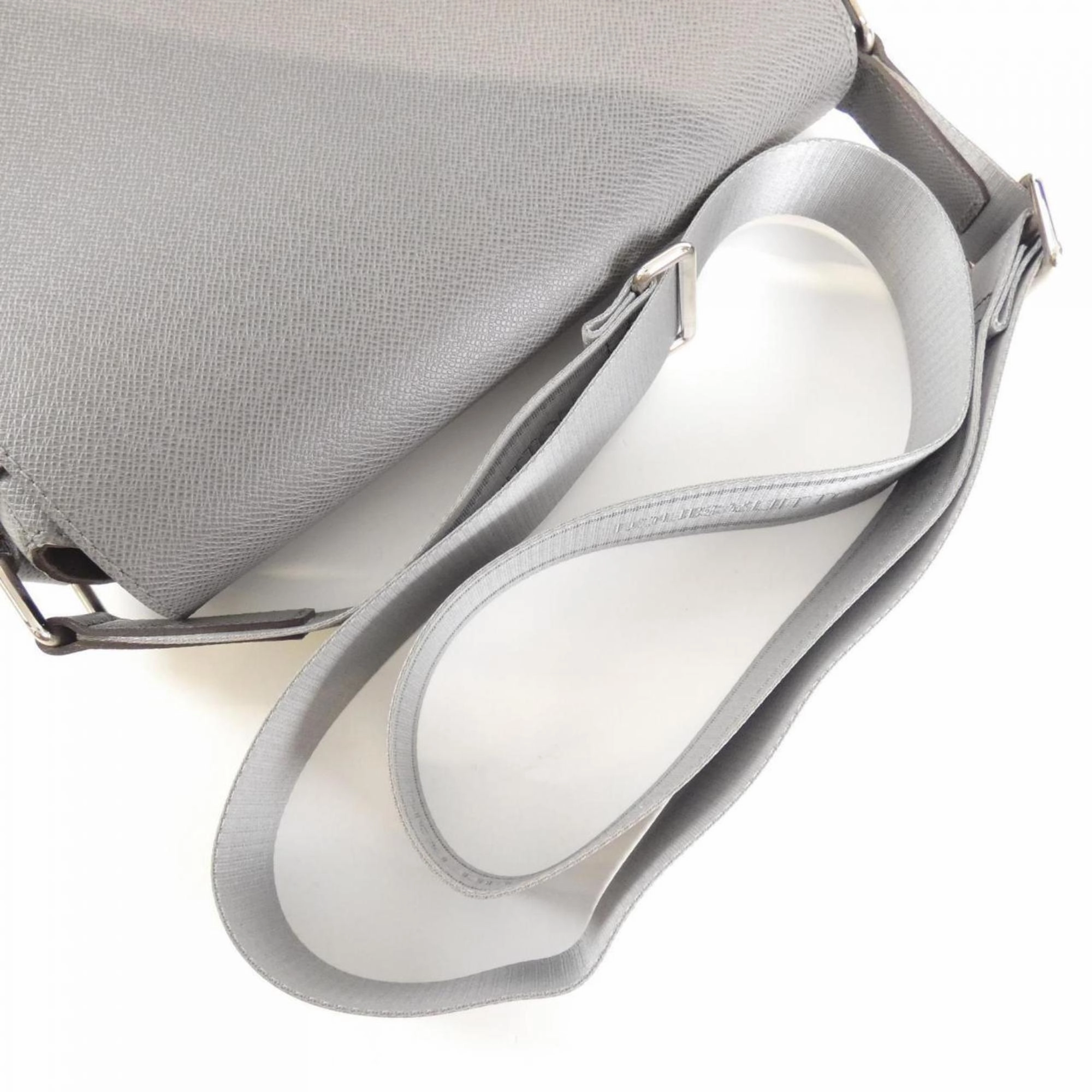 Leather Shoulder Bag with Adjustable Strap and Multiple Compartments