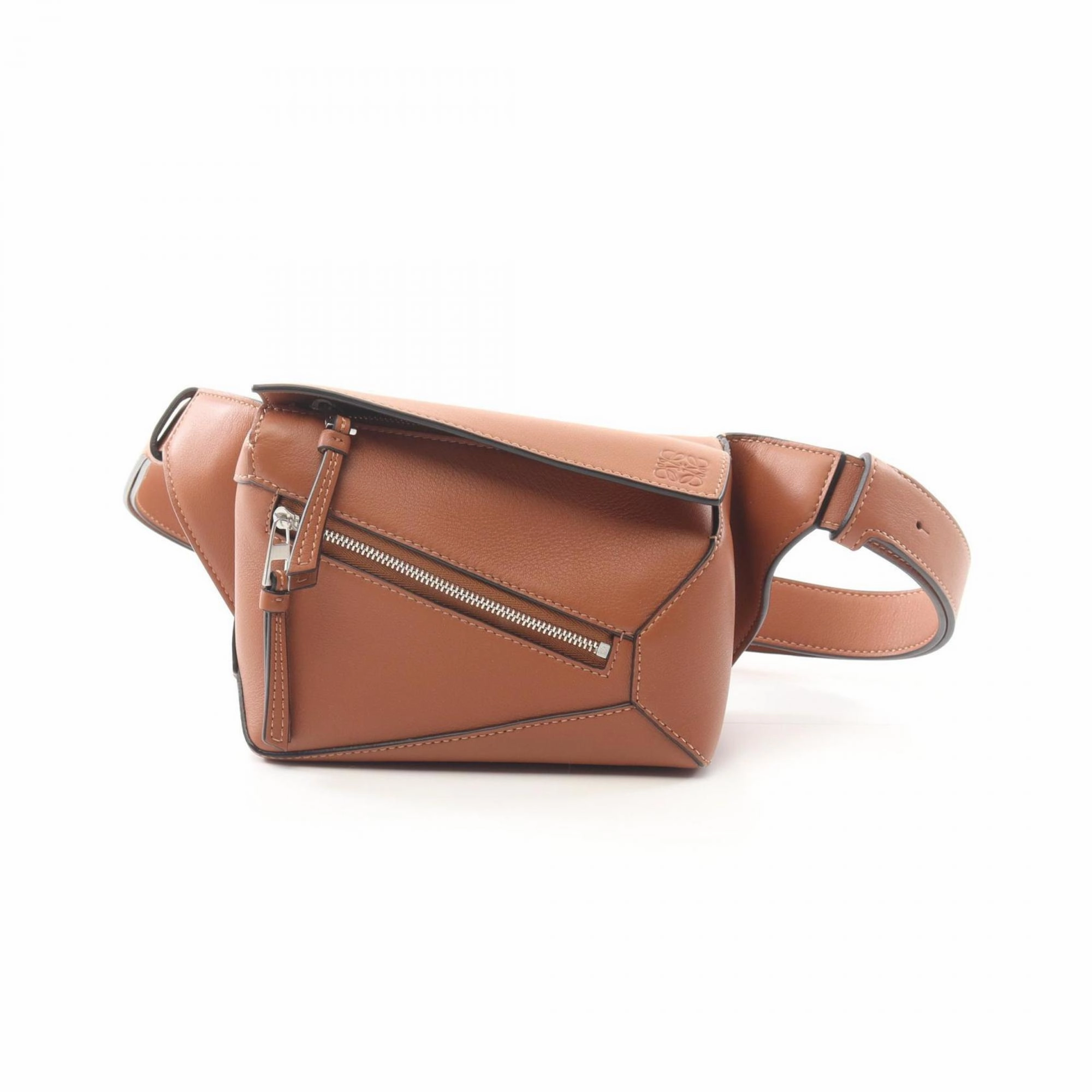 Loewe Leather Fanny Pack (Pre-Owned)