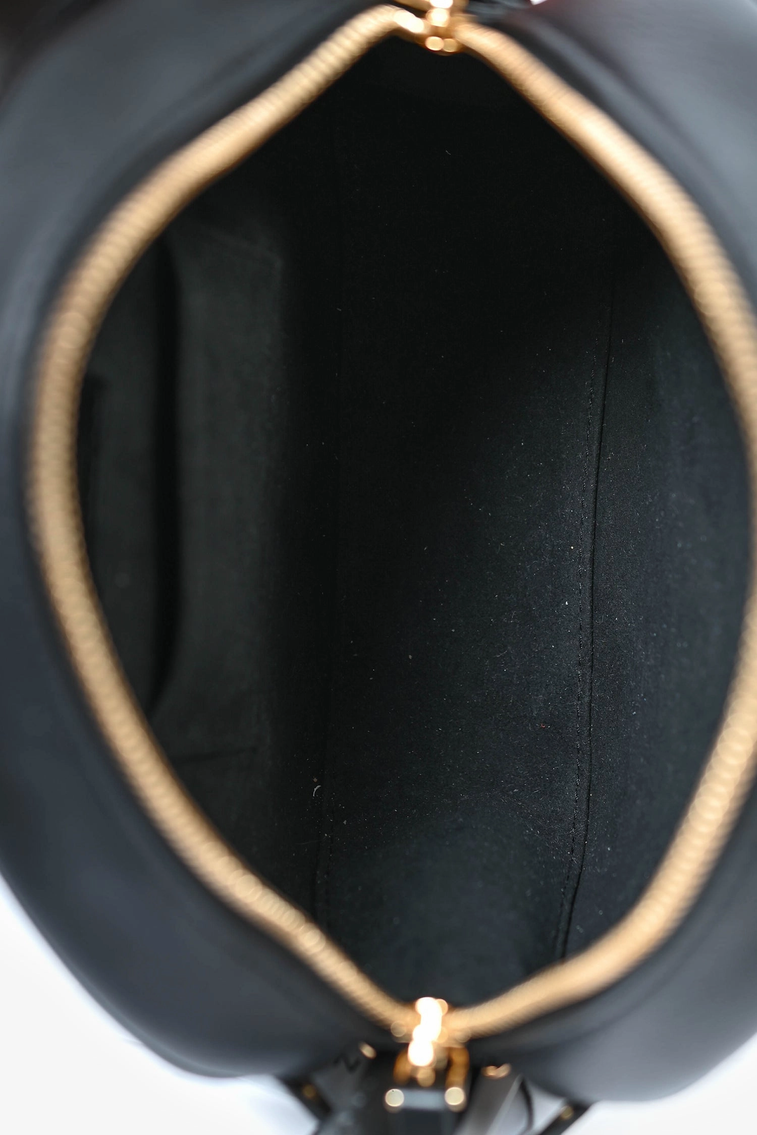 Louis Vuitton 2019 Black Vernis Boite Chapeau Souple Crossbody