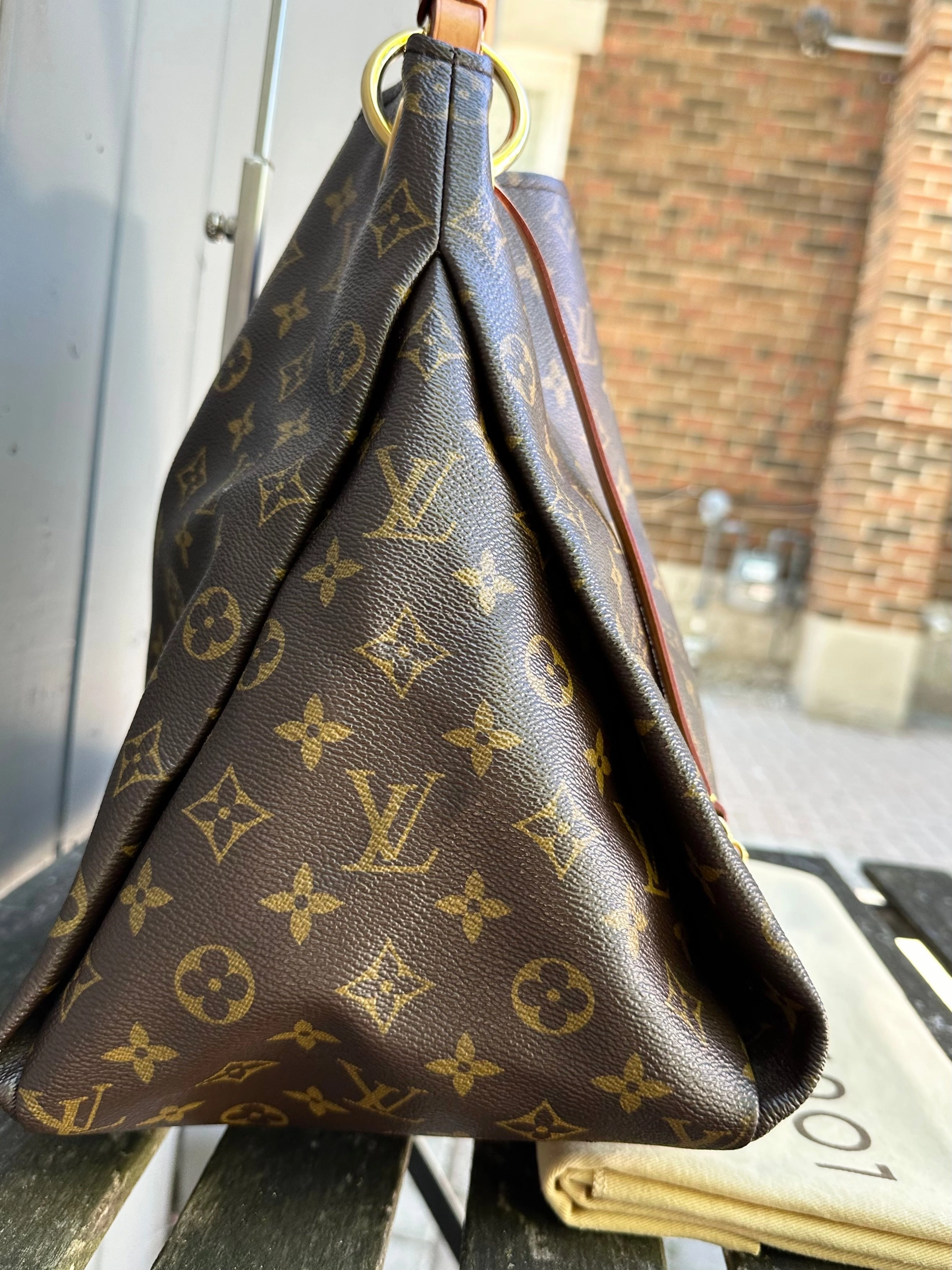 LOUIS VUITTON Artsy MM Monogram Canvas Shoulder Bag
