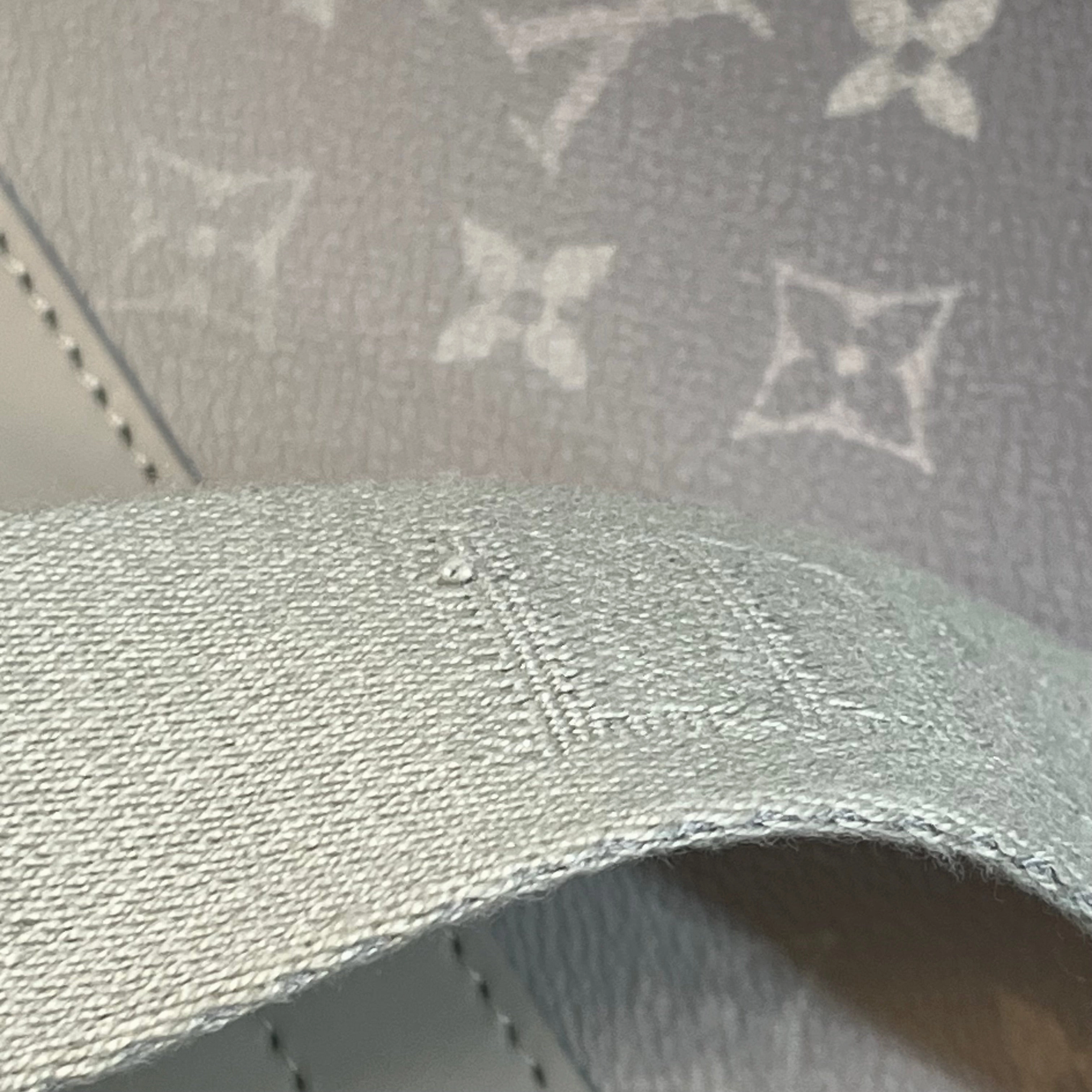 LOUIS VUITTON Avenue Slingbag Monogram Canvas Crossbody