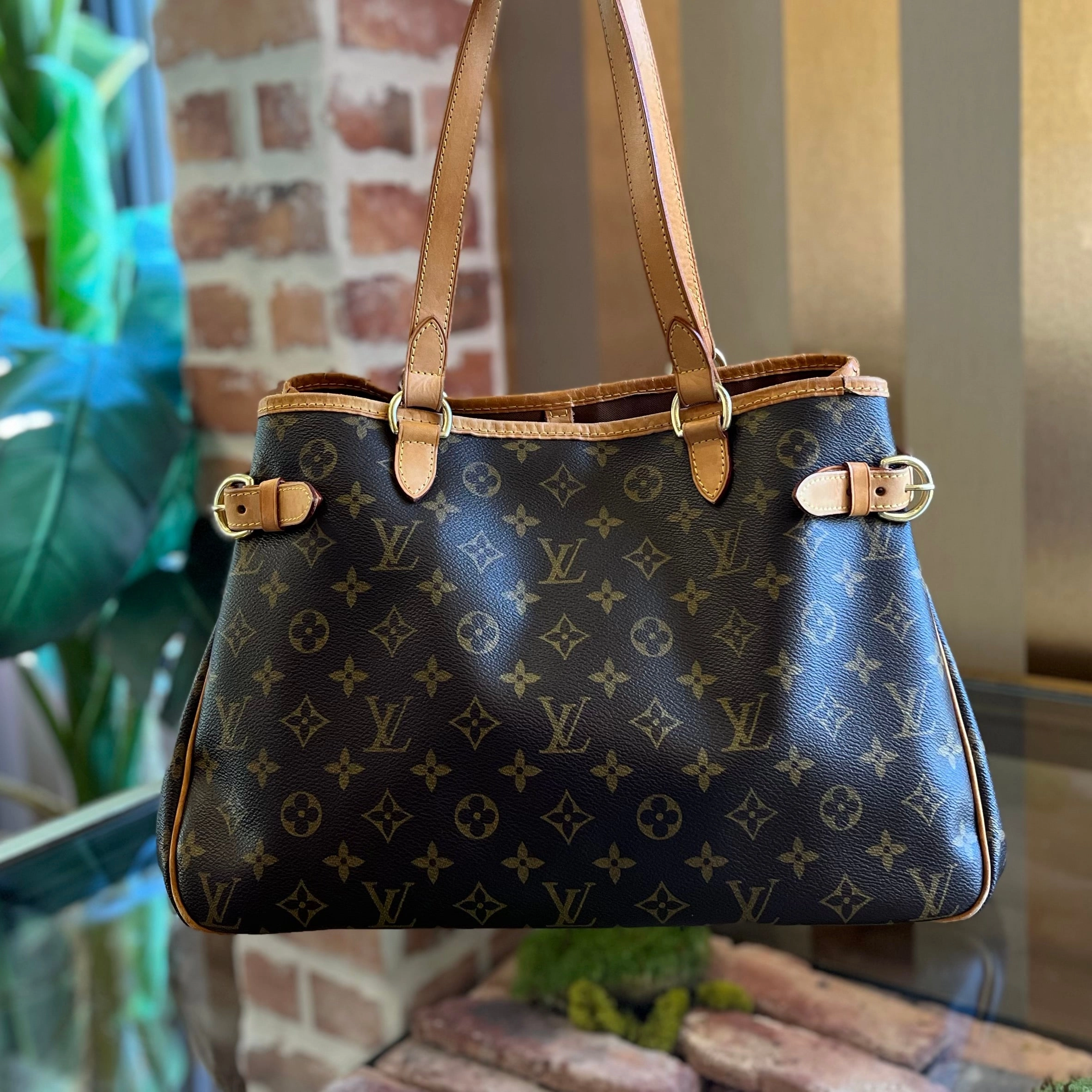 LOUIS VUITTON Batignolles Monogram Canvas Vertical Tote Bag