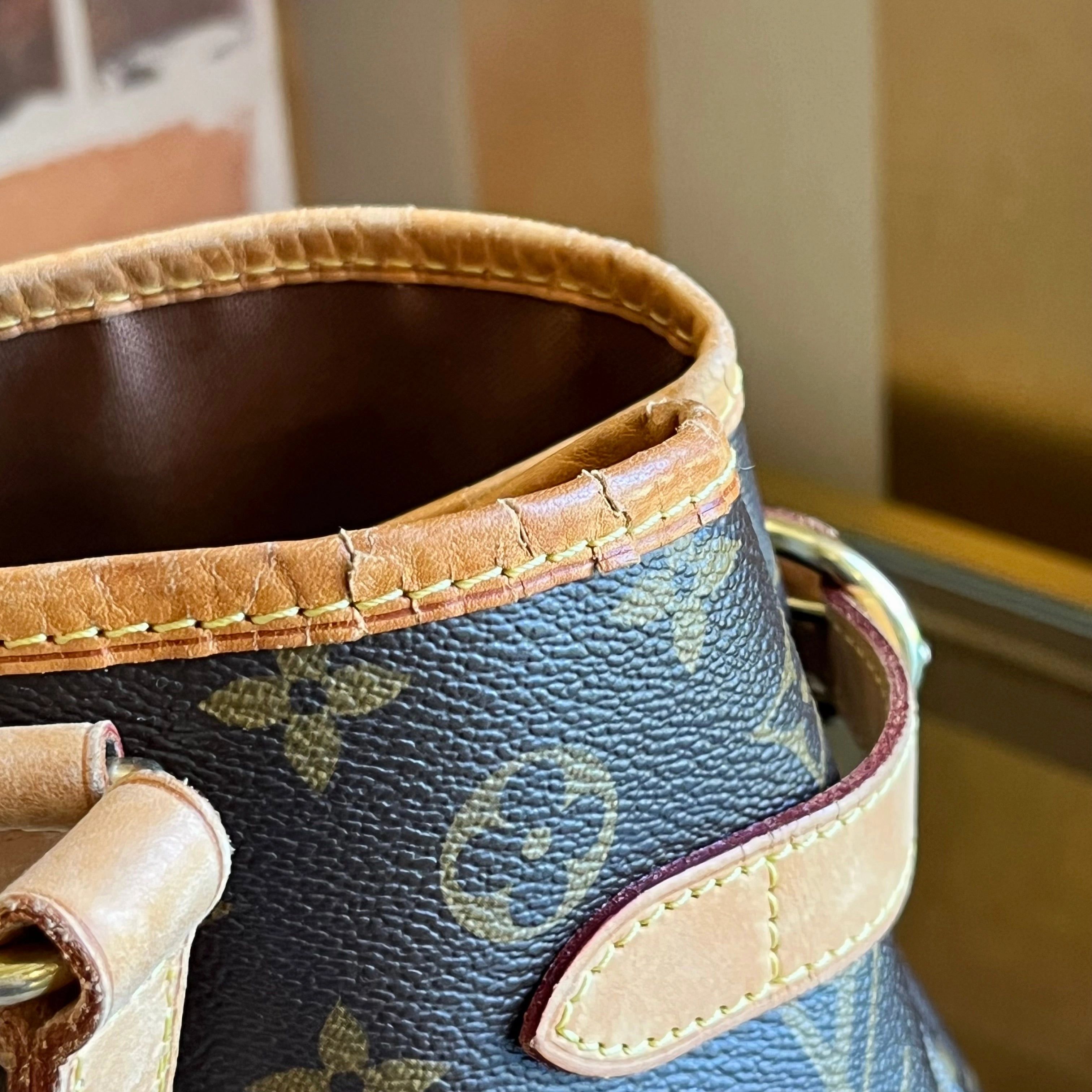 LOUIS VUITTON Batignolles Monogram Canvas Vertical Tote Bag
