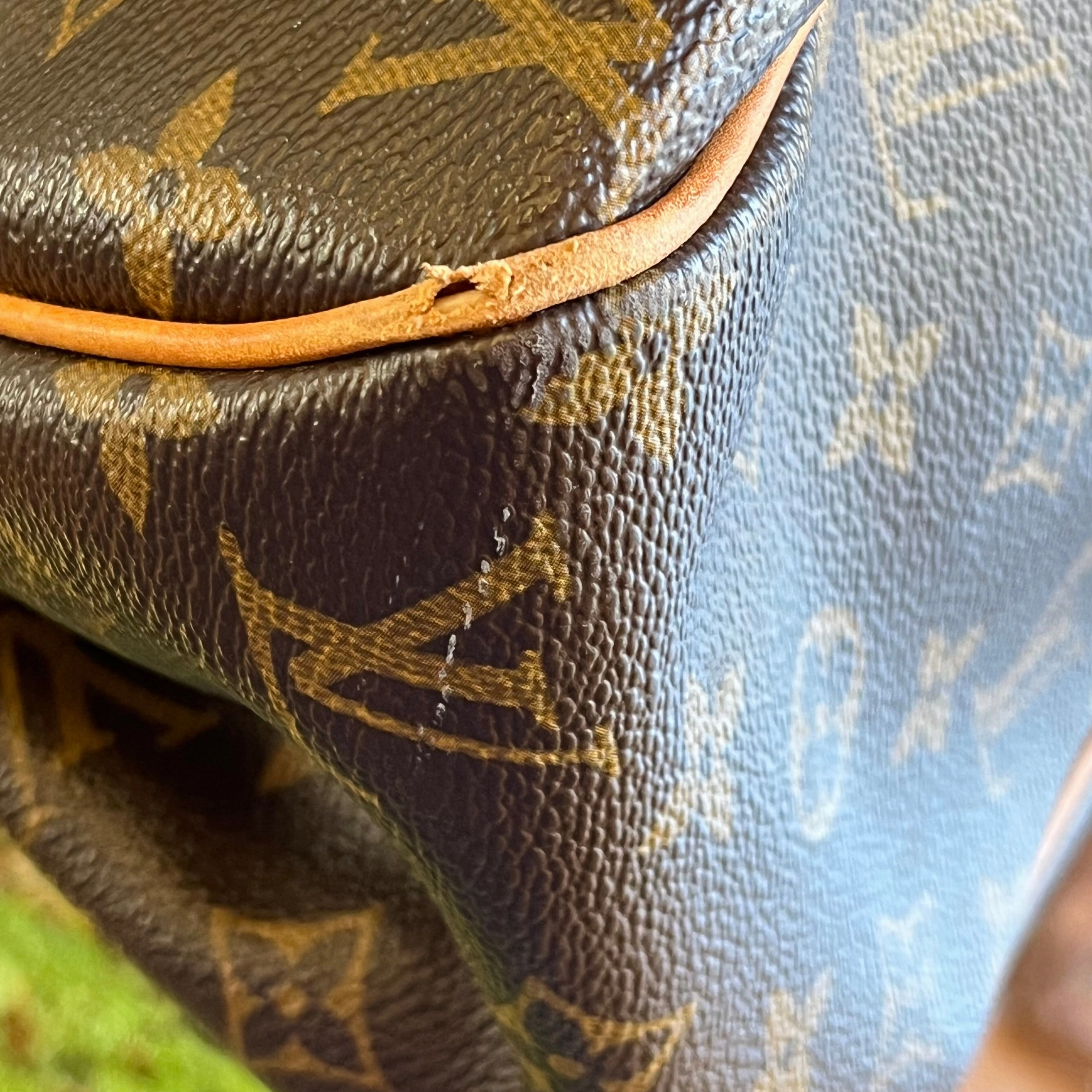LOUIS VUITTON Batignolles Monogram Canvas Vertical Tote Bag