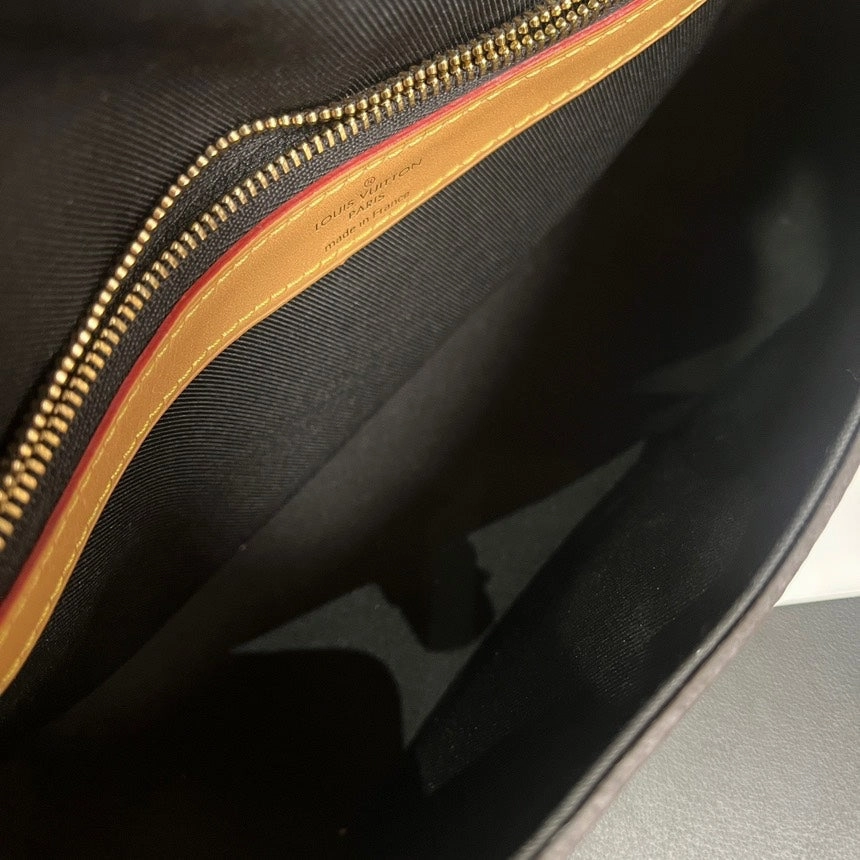Louis Vuitton Chip Black Shoulder Strap Baguette Crossbody Bag 24x14.5x10