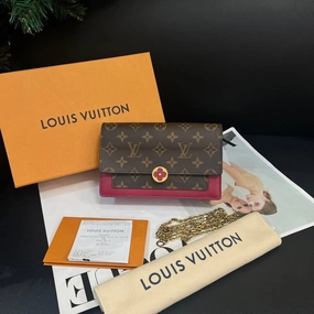 Louis Vuitton Chip Flore Flower Buckle Pink Crossbody Bag