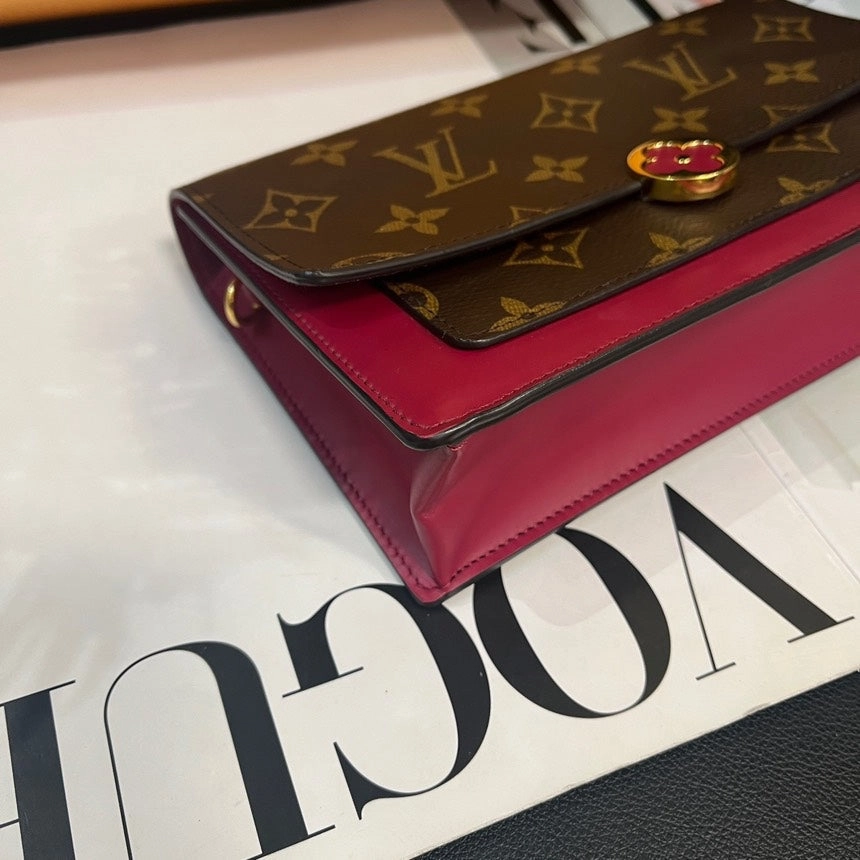 Louis Vuitton Chip Flore Flower Buckle Pink Crossbody Bag