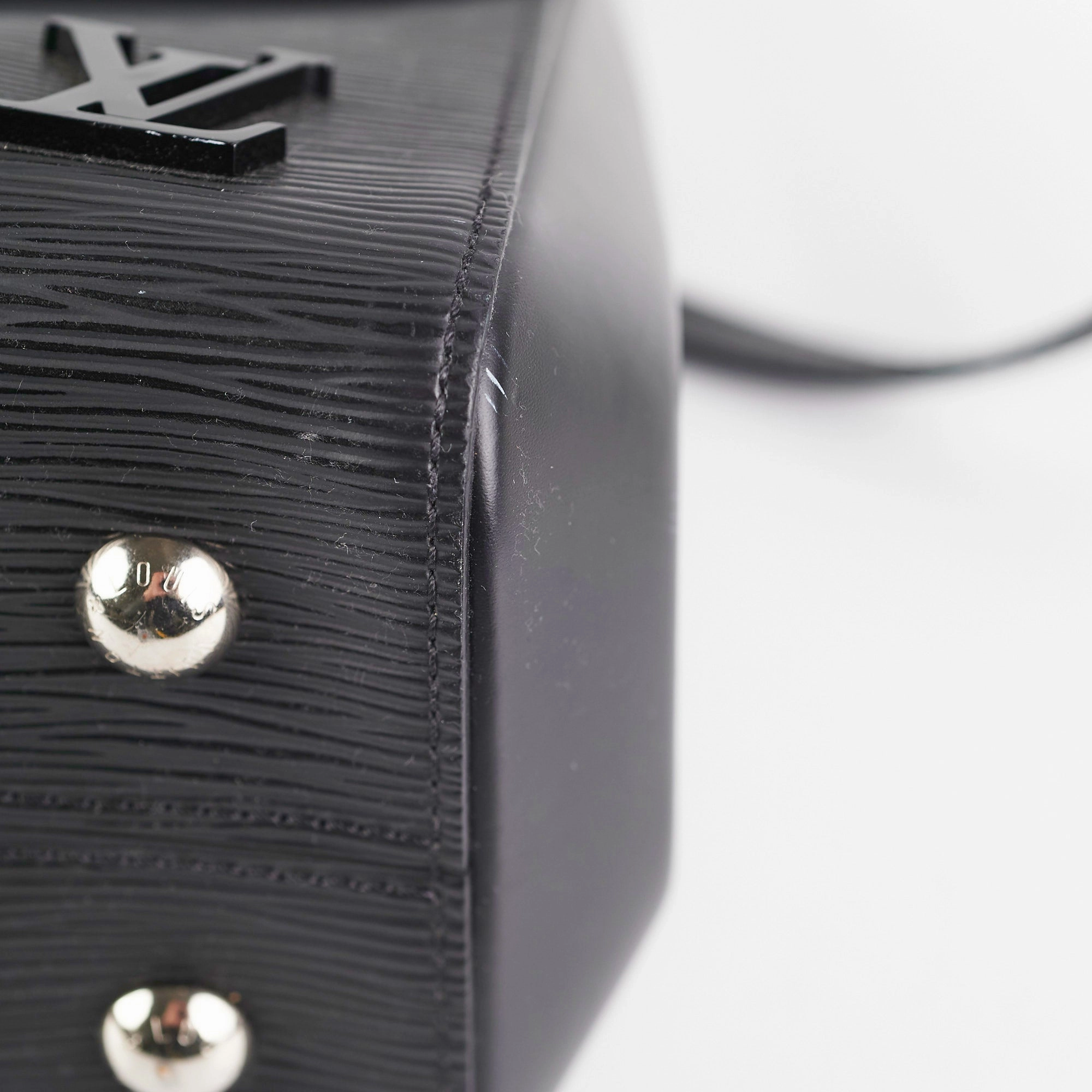 Louis Vuitton Cluny MM Epi Black Bag
