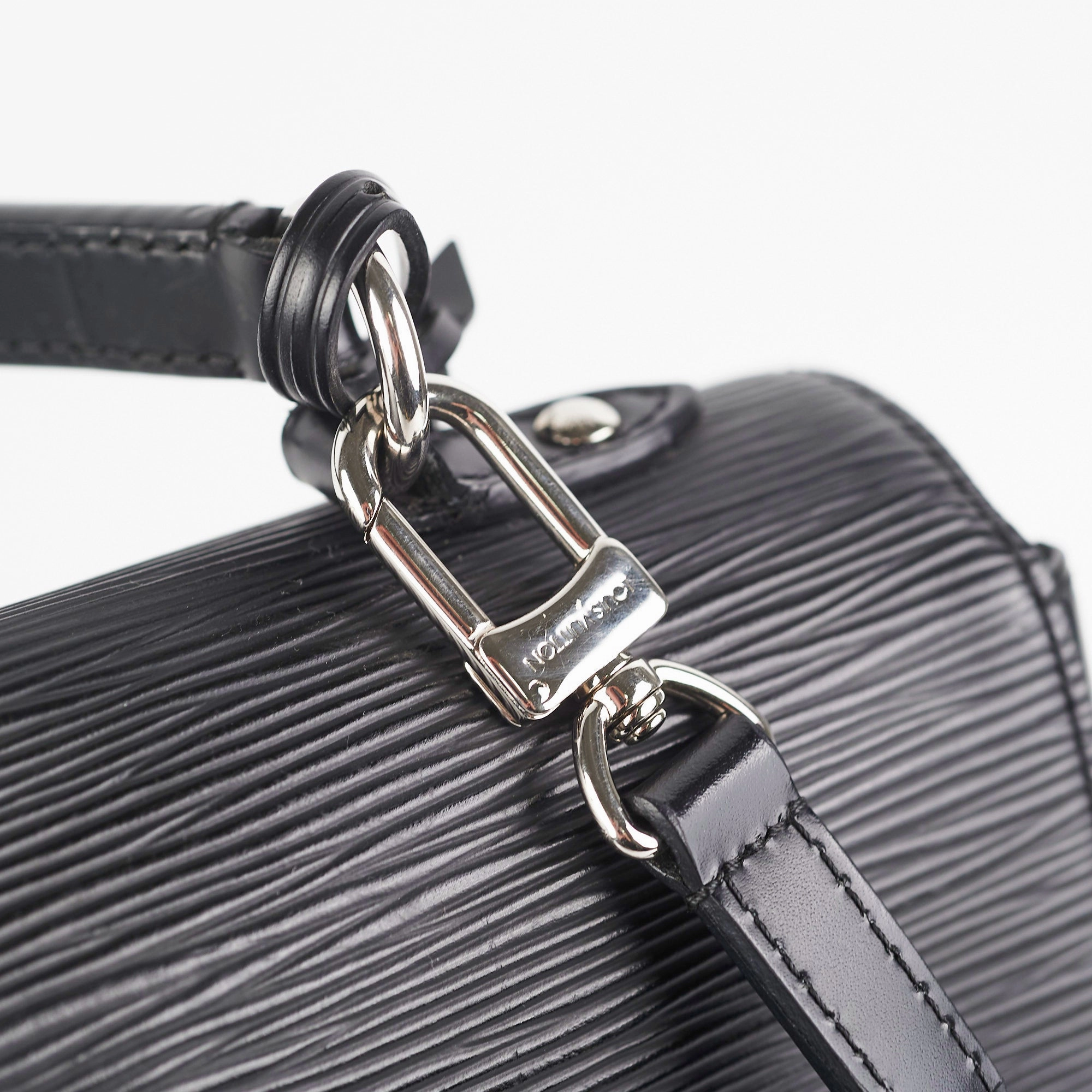 Louis Vuitton Cluny MM Epi Black Bag