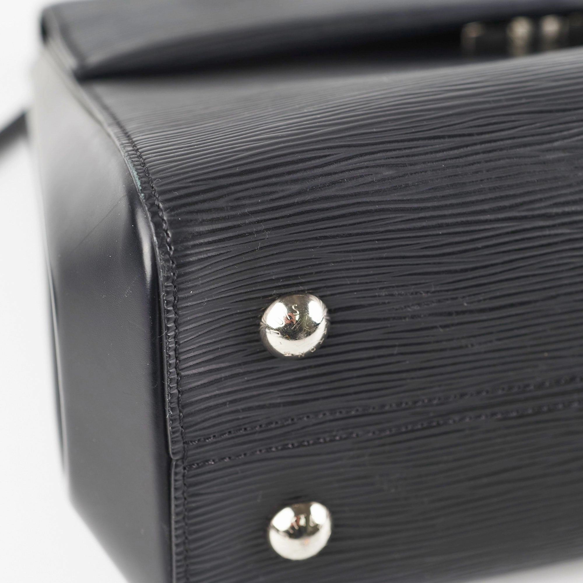 Louis Vuitton Cluny MM Epi Black Bag