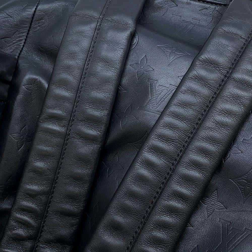 LOUIS VUITTON DiscoveryBackpack Noir M43680 Monogram Shadow