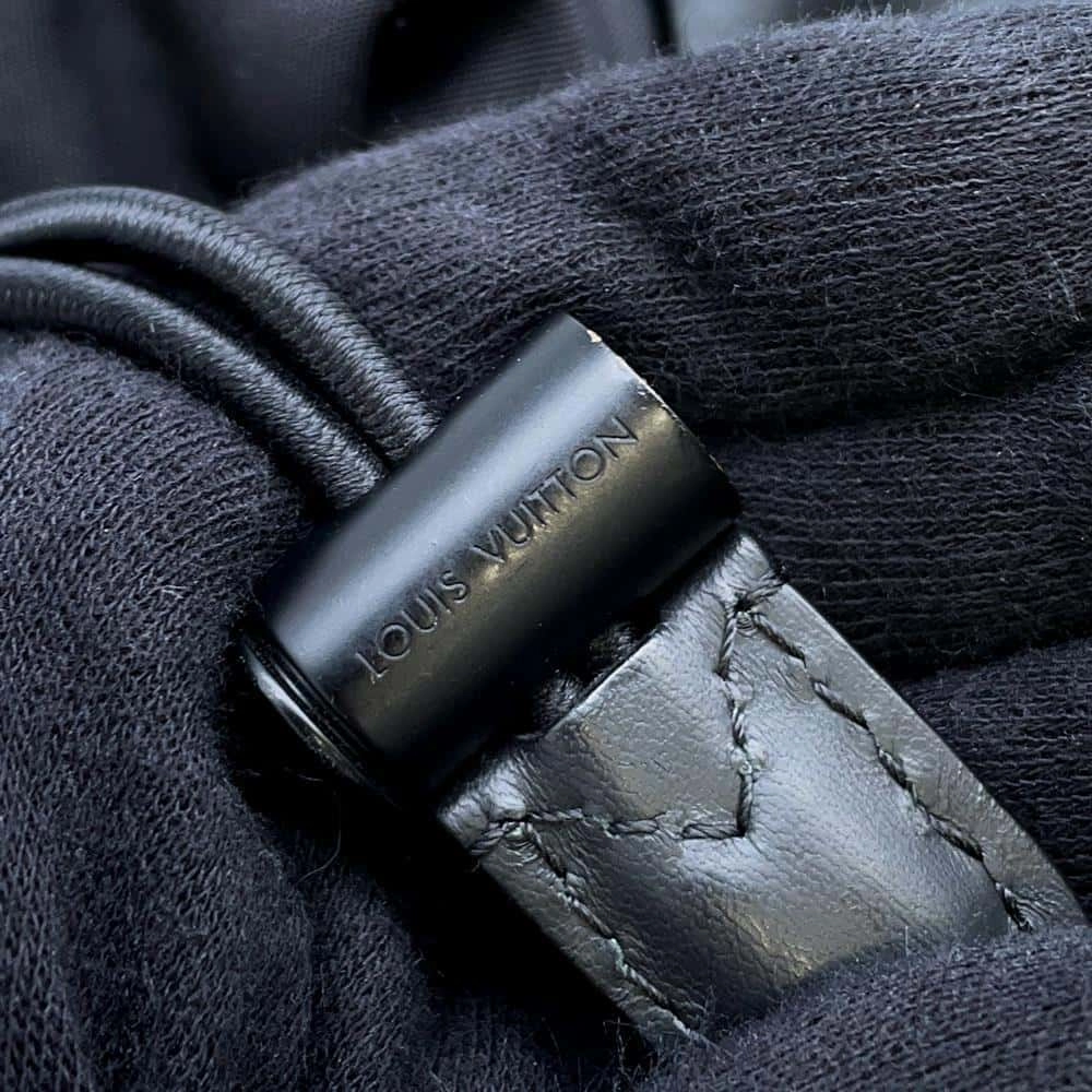 LOUIS VUITTON DiscoveryBackpack Noir M43680 Monogram Shadow
