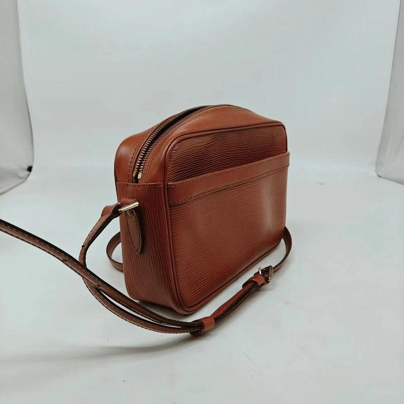 Louis Vuitton Epi Camera Crossbody Bag in Red Leather