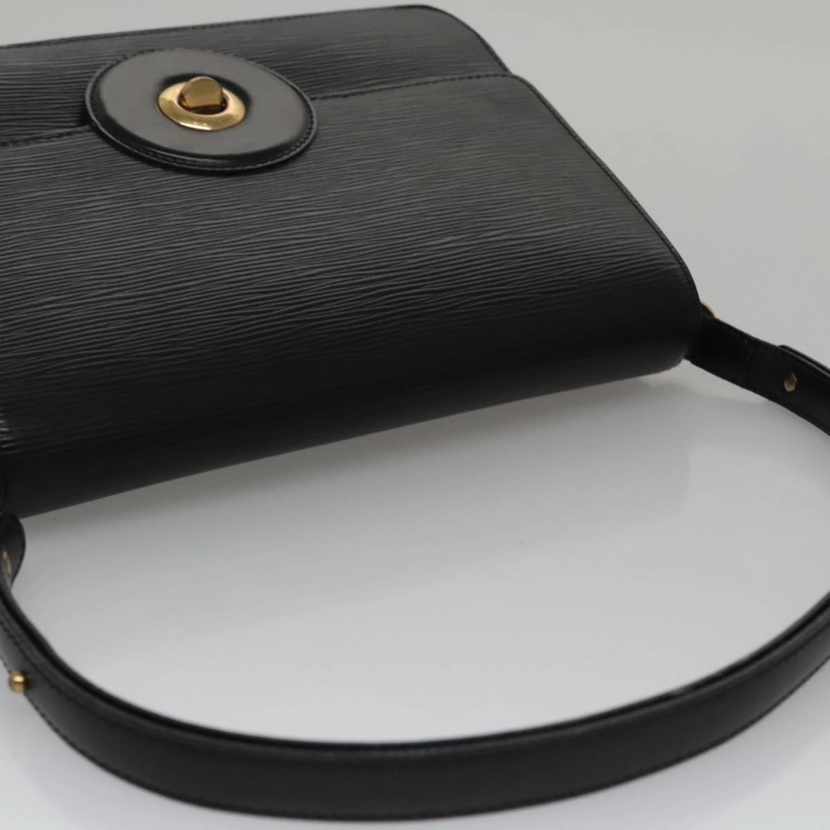 LOUIS VUITTON Epi Free Run Shoulder Bag Black M52402 LV 106127