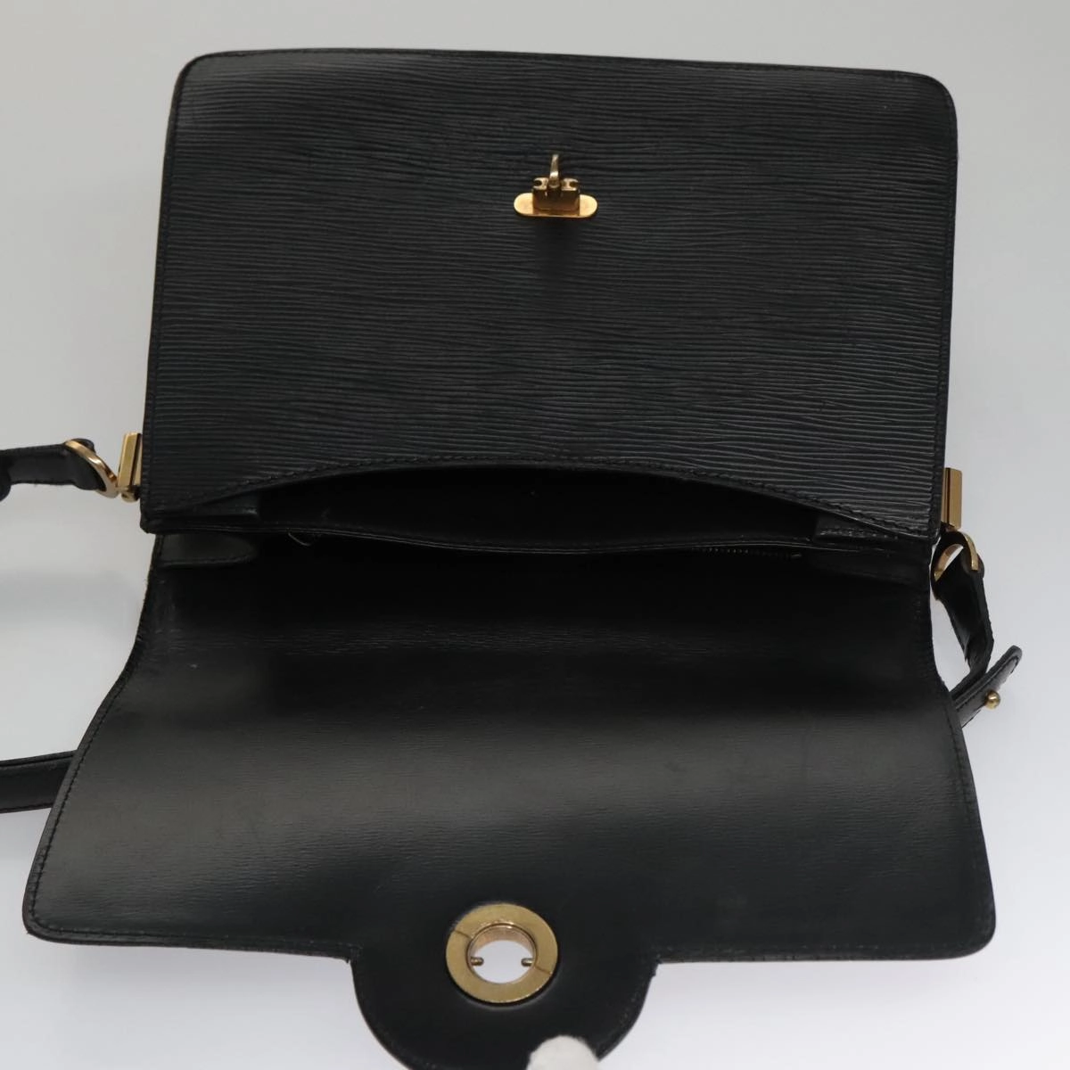 LOUIS VUITTON Epi Free Run Shoulder Bag Black M52402 LV 106127