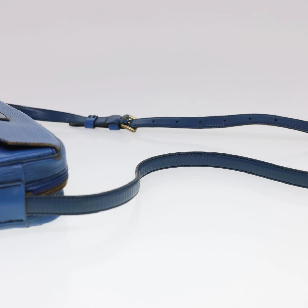 LOUIS VUITTON Epi June Feuille Shoulder Bag Blue M52155 LV 40091
