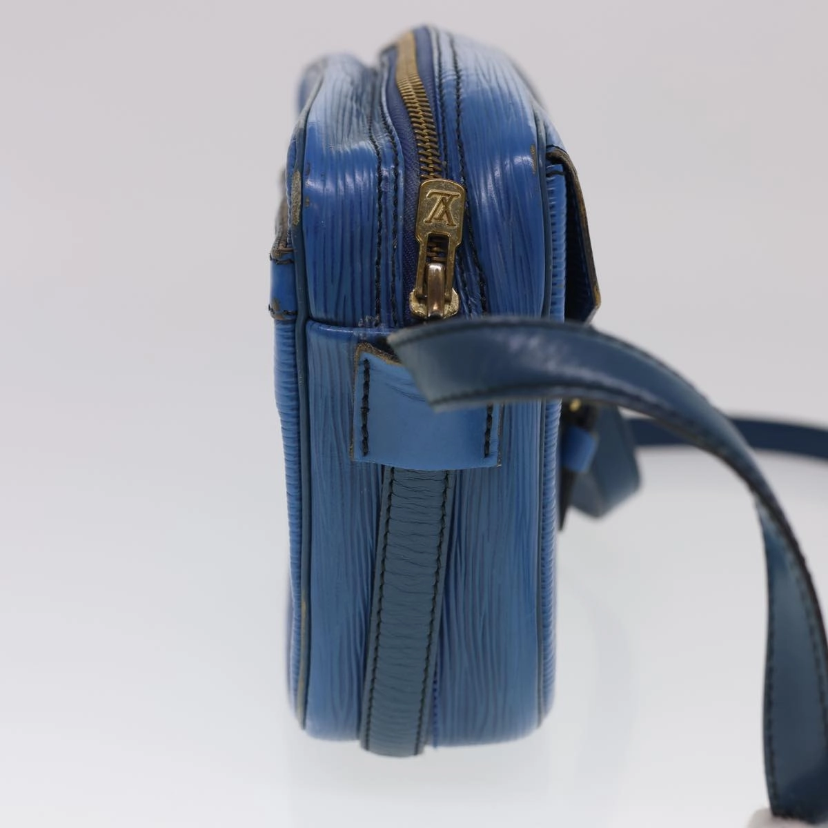 LOUIS VUITTON Epi June Feuille Shoulder Bag Blue M52155 LV 40091