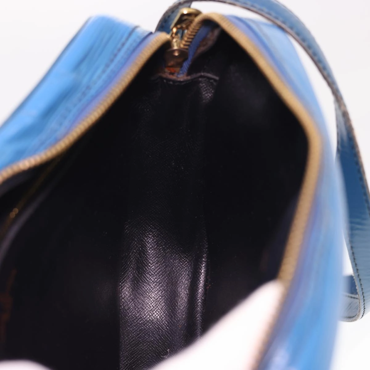 LOUIS VUITTON Epi June Feuille Shoulder Bag Blue M52155 LV 40091