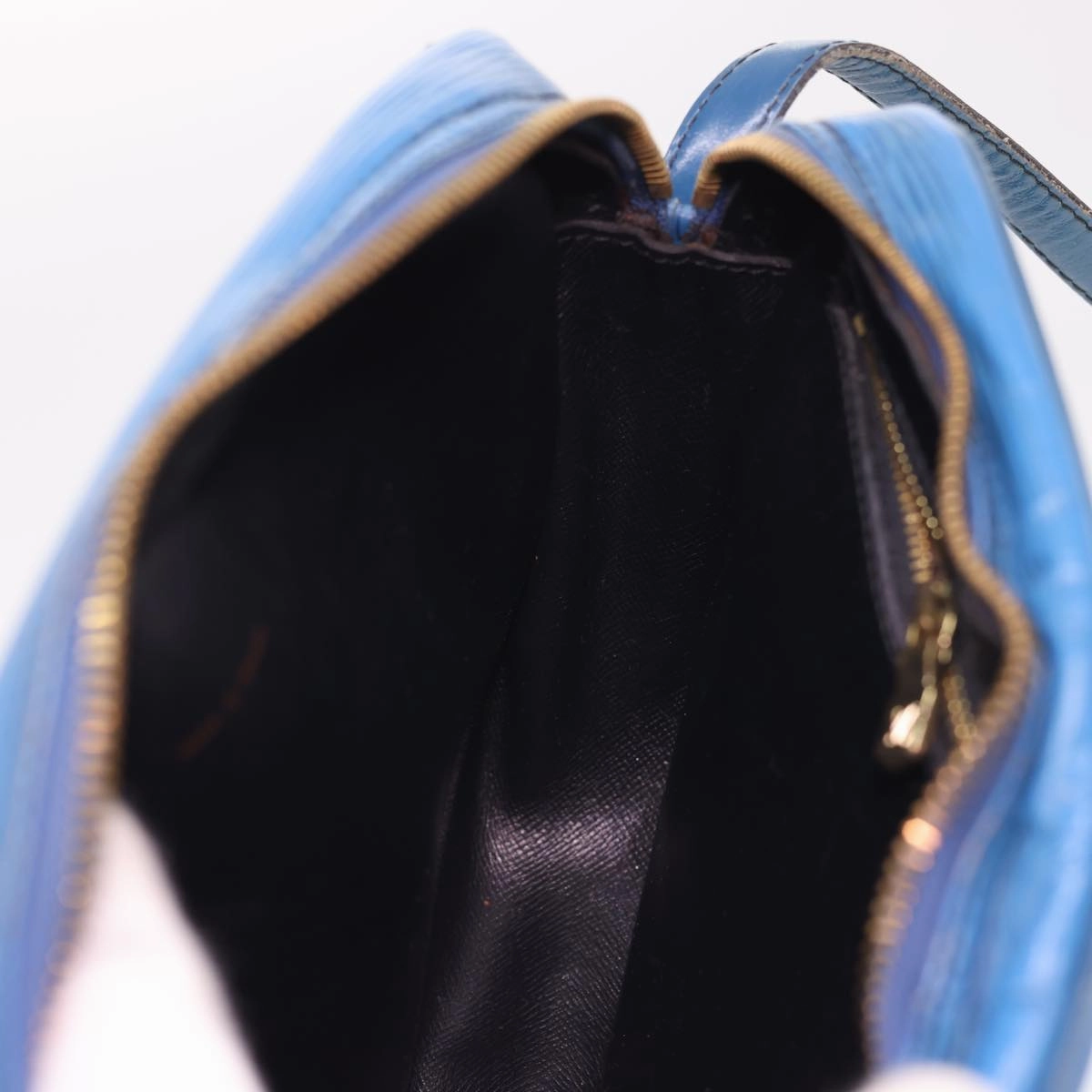 LOUIS VUITTON Epi June Feuille Shoulder Bag Blue M52155 LV 40091