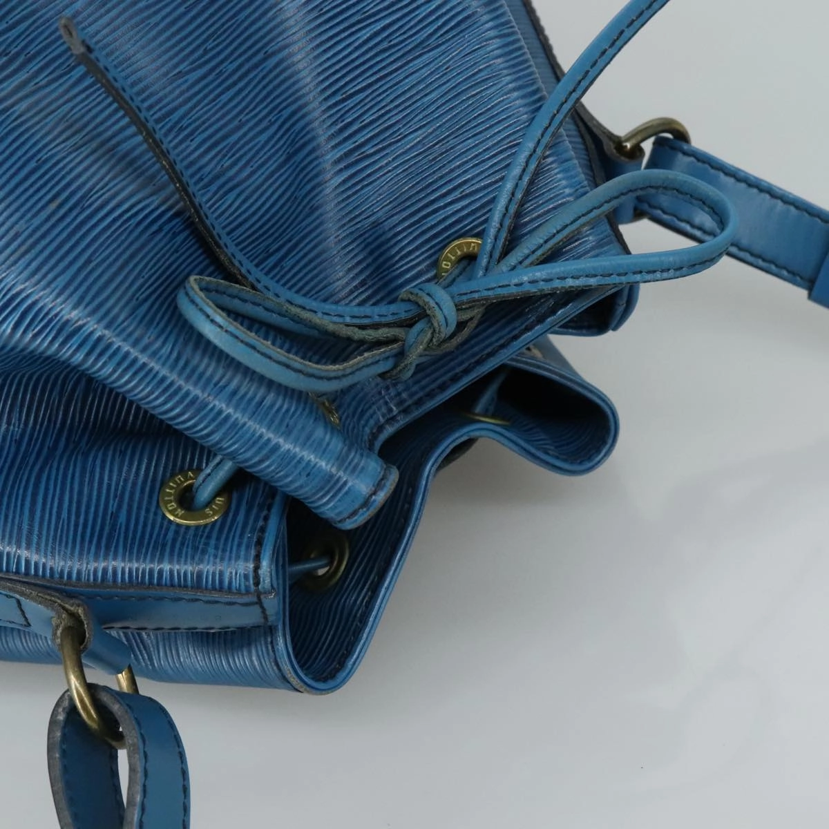 LOUIS VUITTON Epi Petit Noe Shoulder Bag Blue M44105 LV 105446