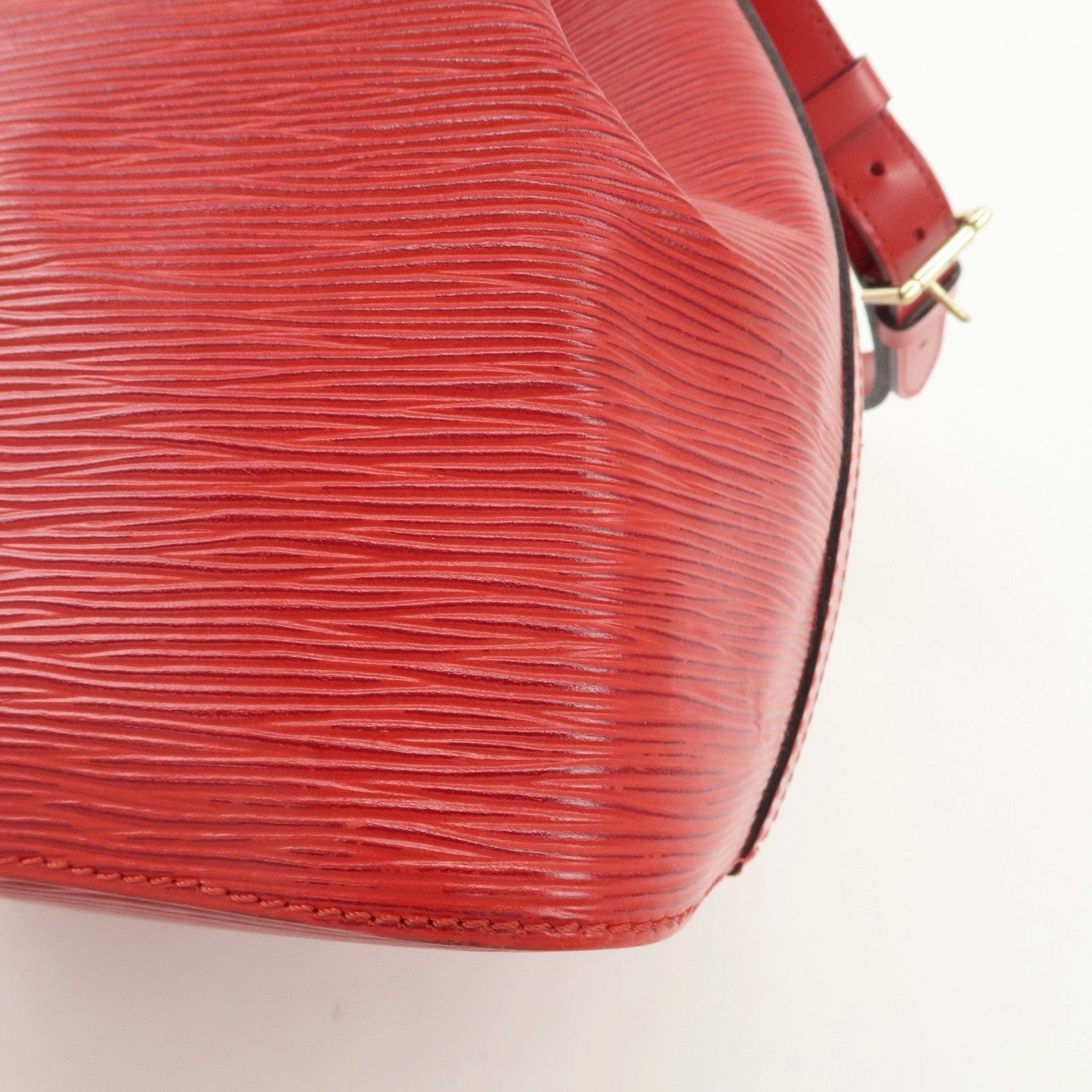 Louis Vuitton Epi Petit Noe Shoulder Bag Castilian Red M44107