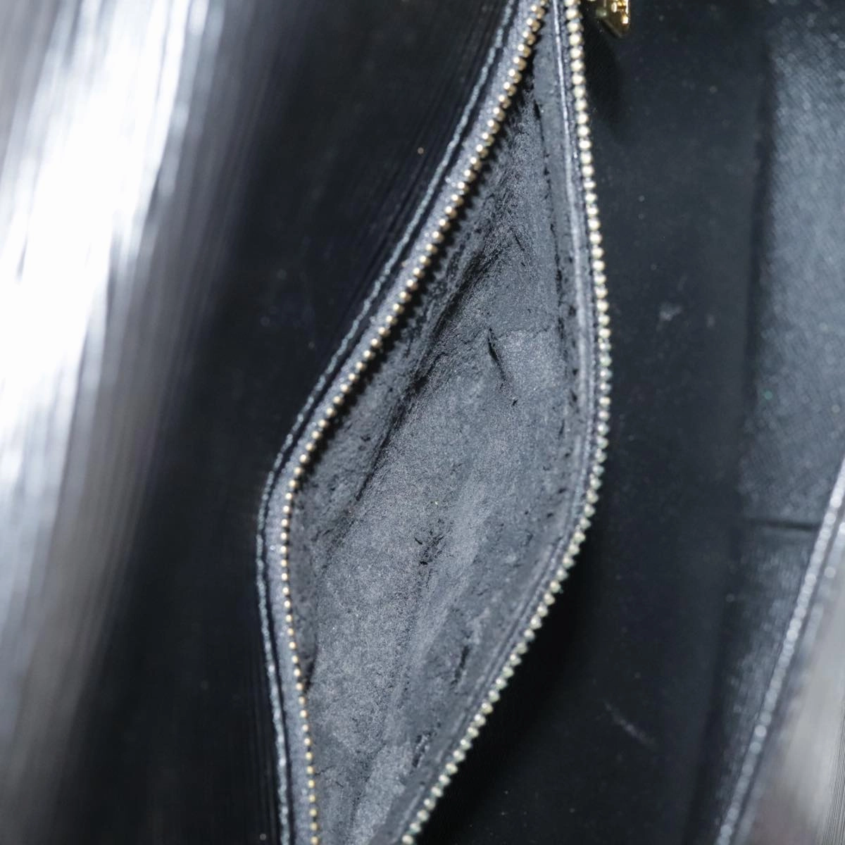 LOUIS VUITTON Epi Saint Cloud GM Shoulder Bag Black Noir M52192 LV ep7029