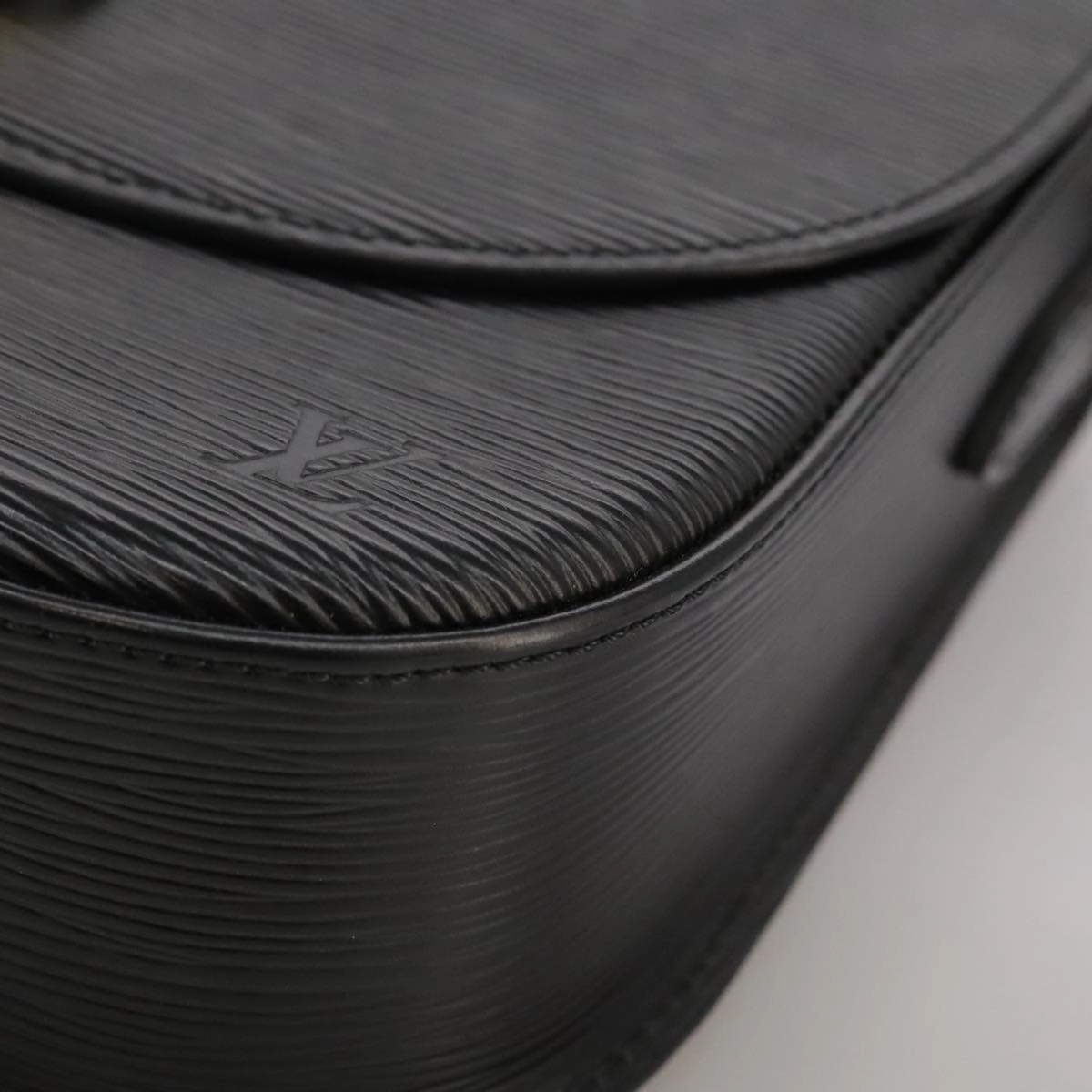 LOUIS VUITTON Epi Saint Cloud GM Shoulder Bag Black Noir M52192 LV ep7029
