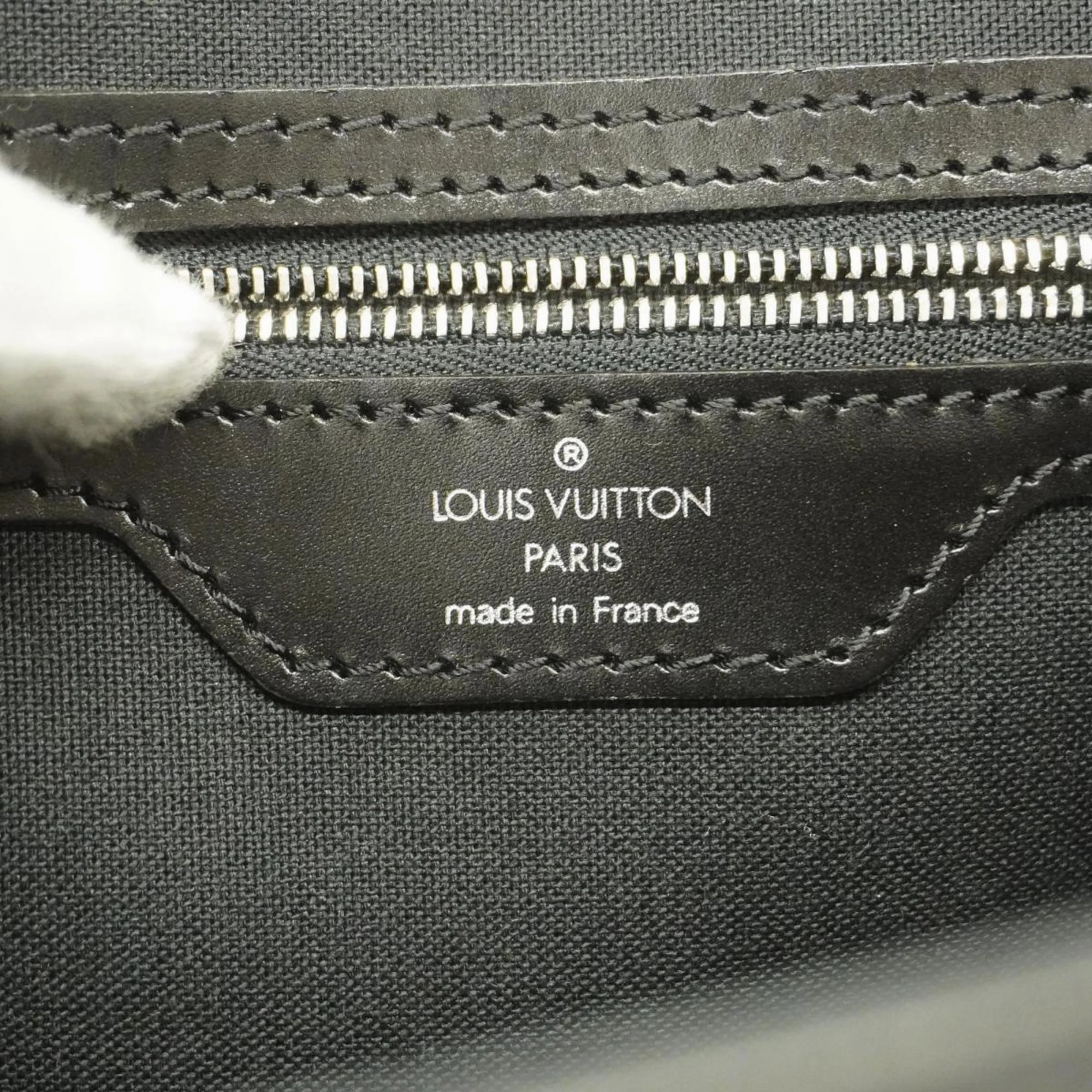 Louis Vuitton  Leather Shoulder Bag ()