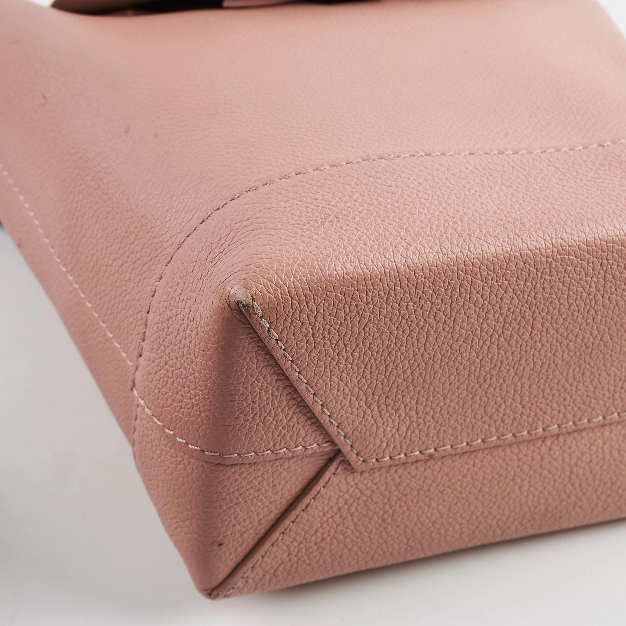 Louis Vuitton Lock Me Backpack Light pink/cream