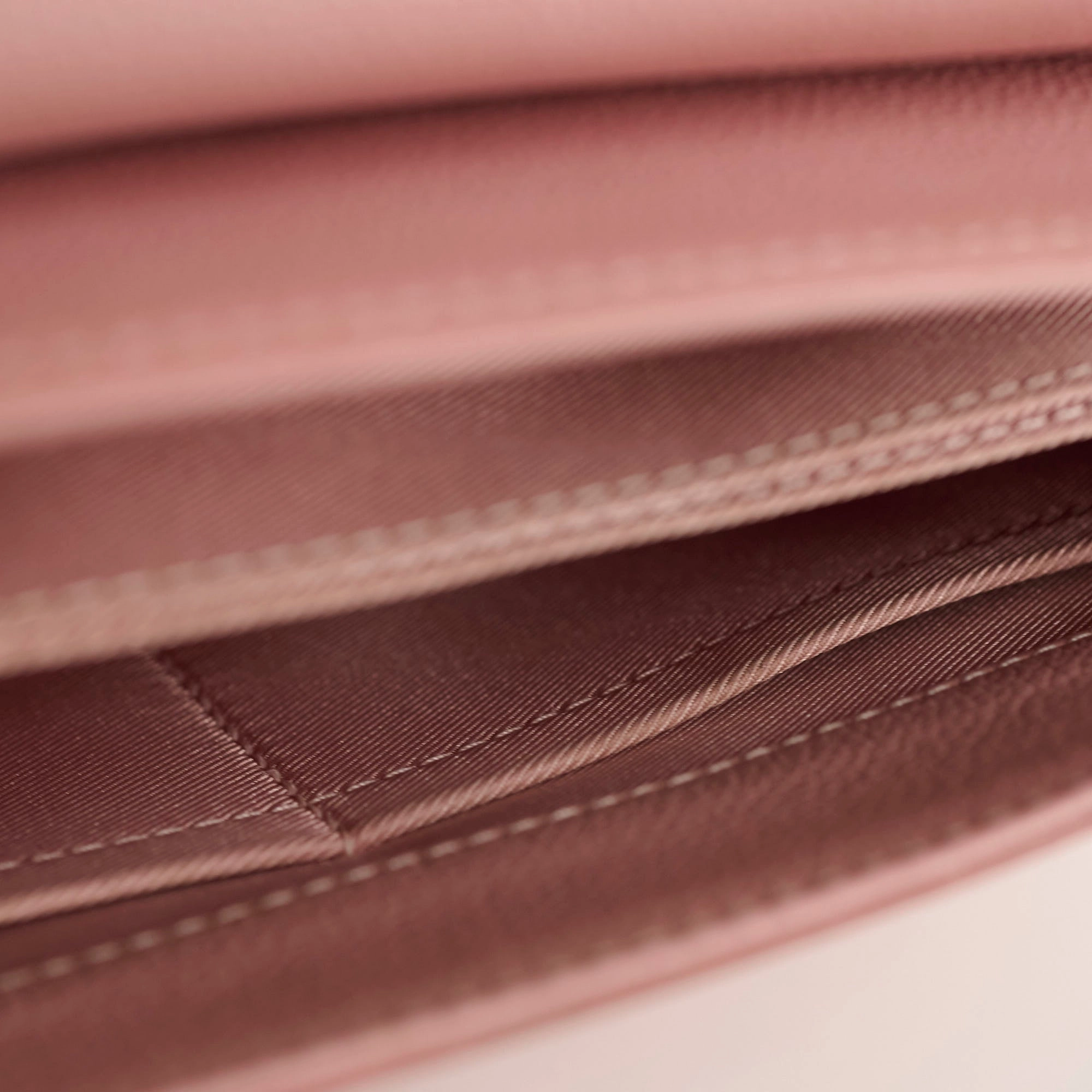 Louis Vuitton Lock Me Light Pink