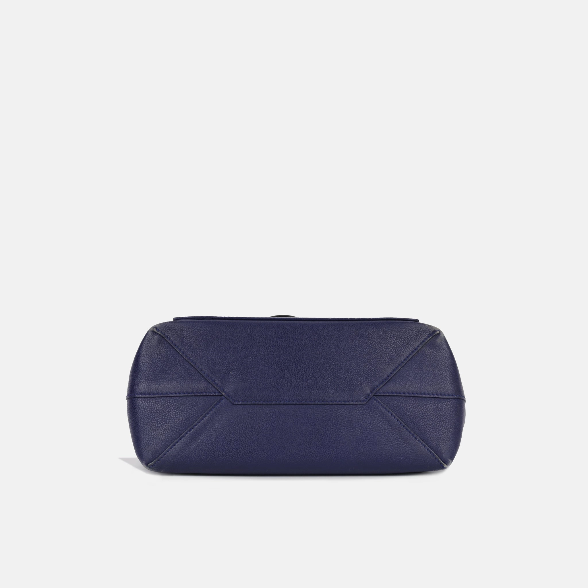 Louis Vuitton Lock Me PM