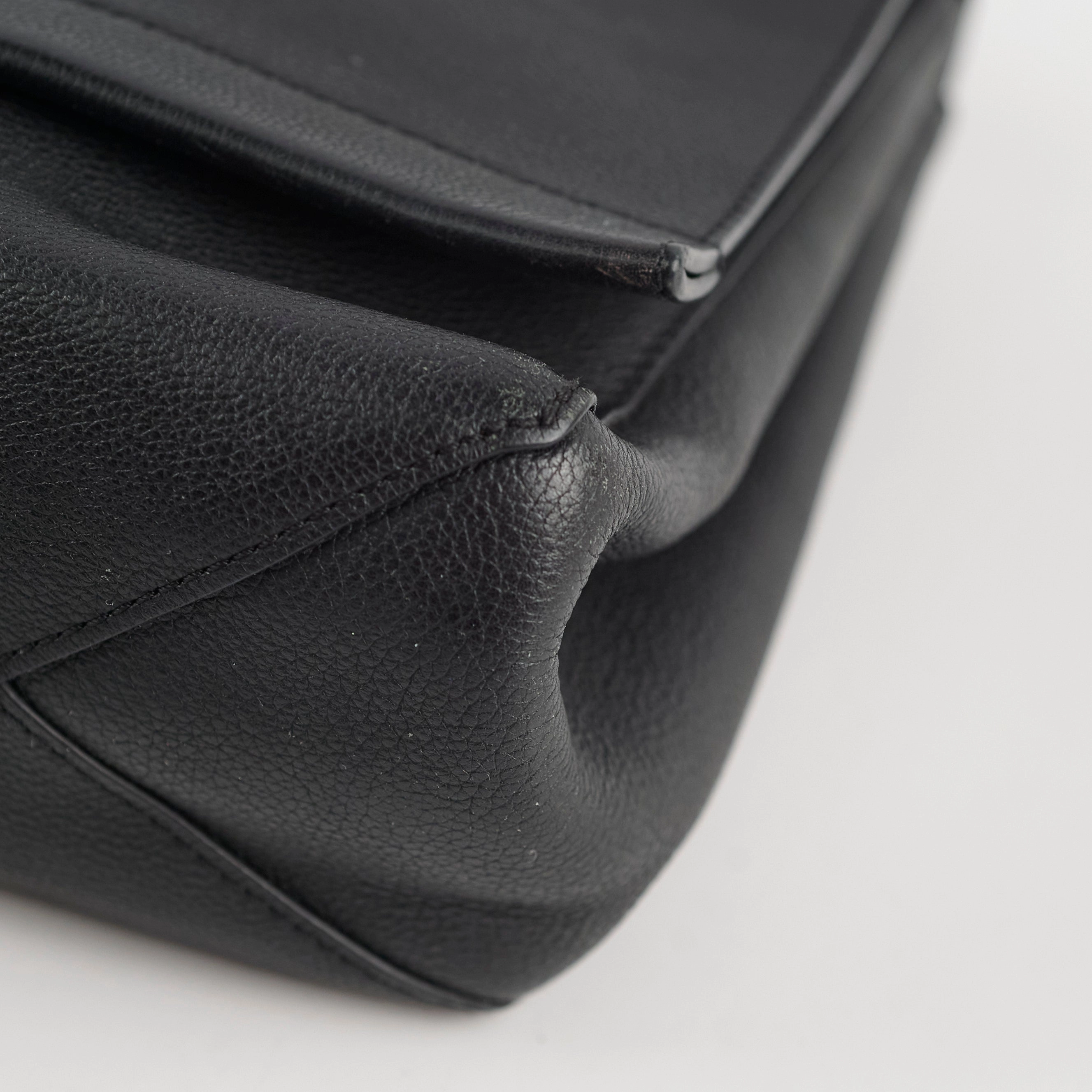Louis Vuitton Lockme II Bag Black