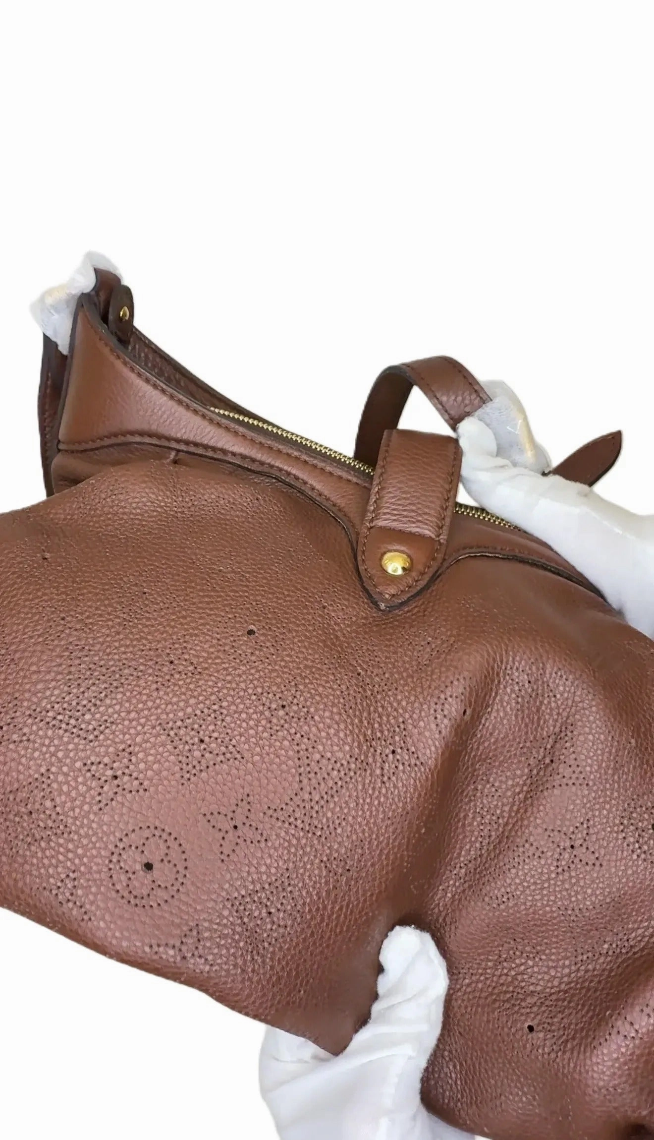Louis Vuitton Mahina Crossbody Bag B21-5
