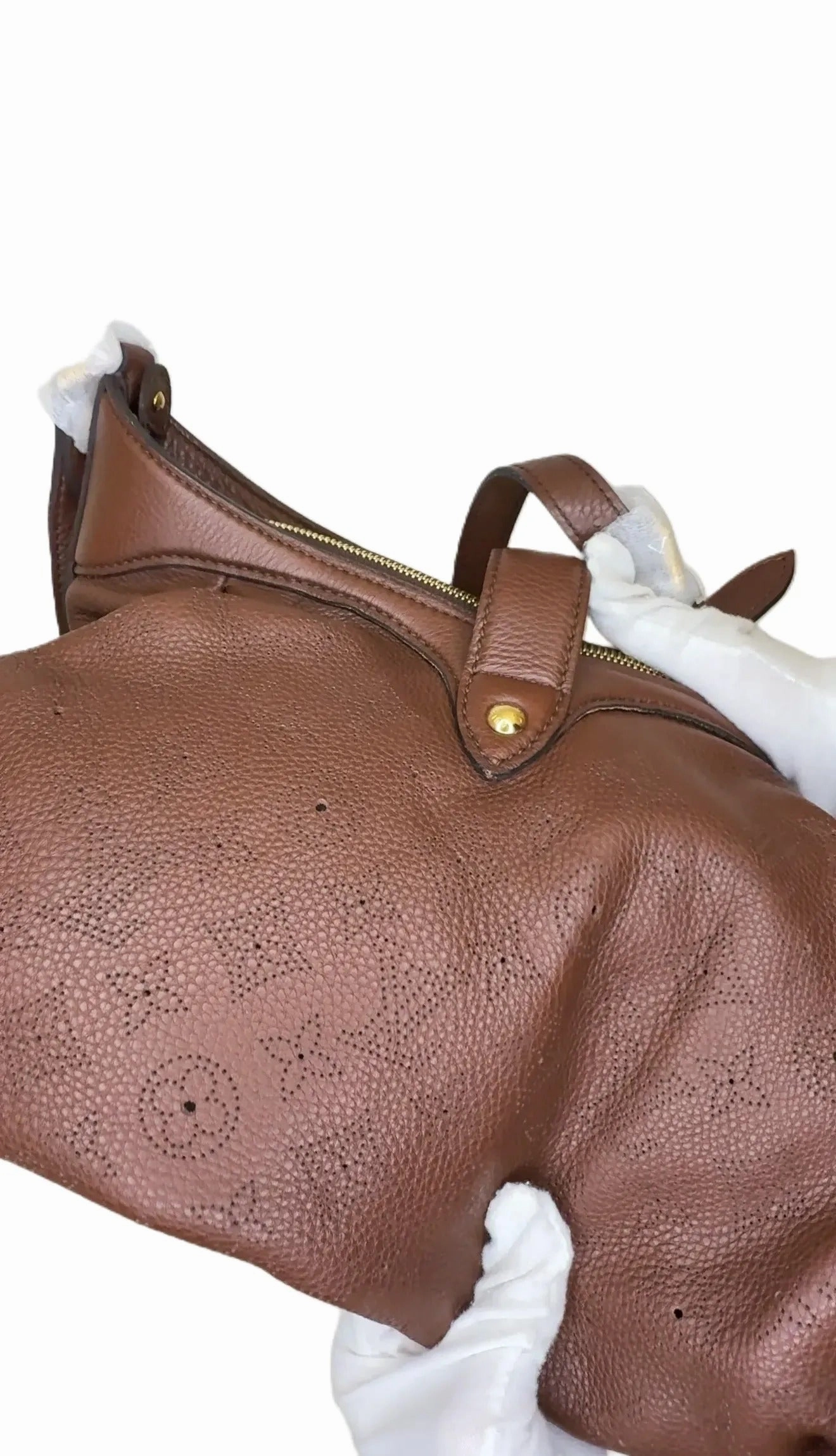 Louis Vuitton Mahina Crossbody Bag B21-5