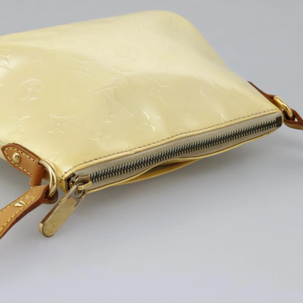 Louis Vuitton Minna Beige Patent Leather Shoulder Bag