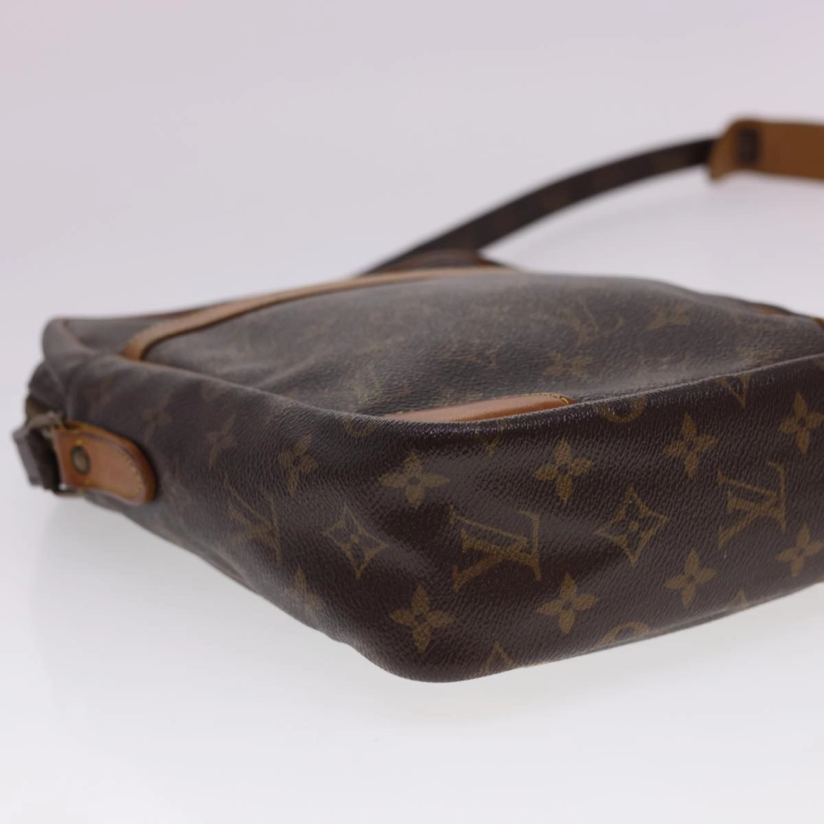 LOUIS VUITTON Monogram Danube MM Shoulder Bag M45264 LV ar9248