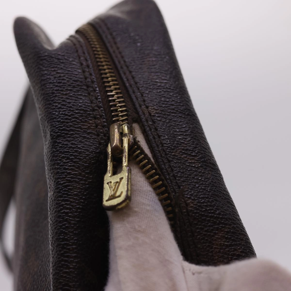 LOUIS VUITTON Monogram Danube MM Shoulder Bag M45264 LV ar9248